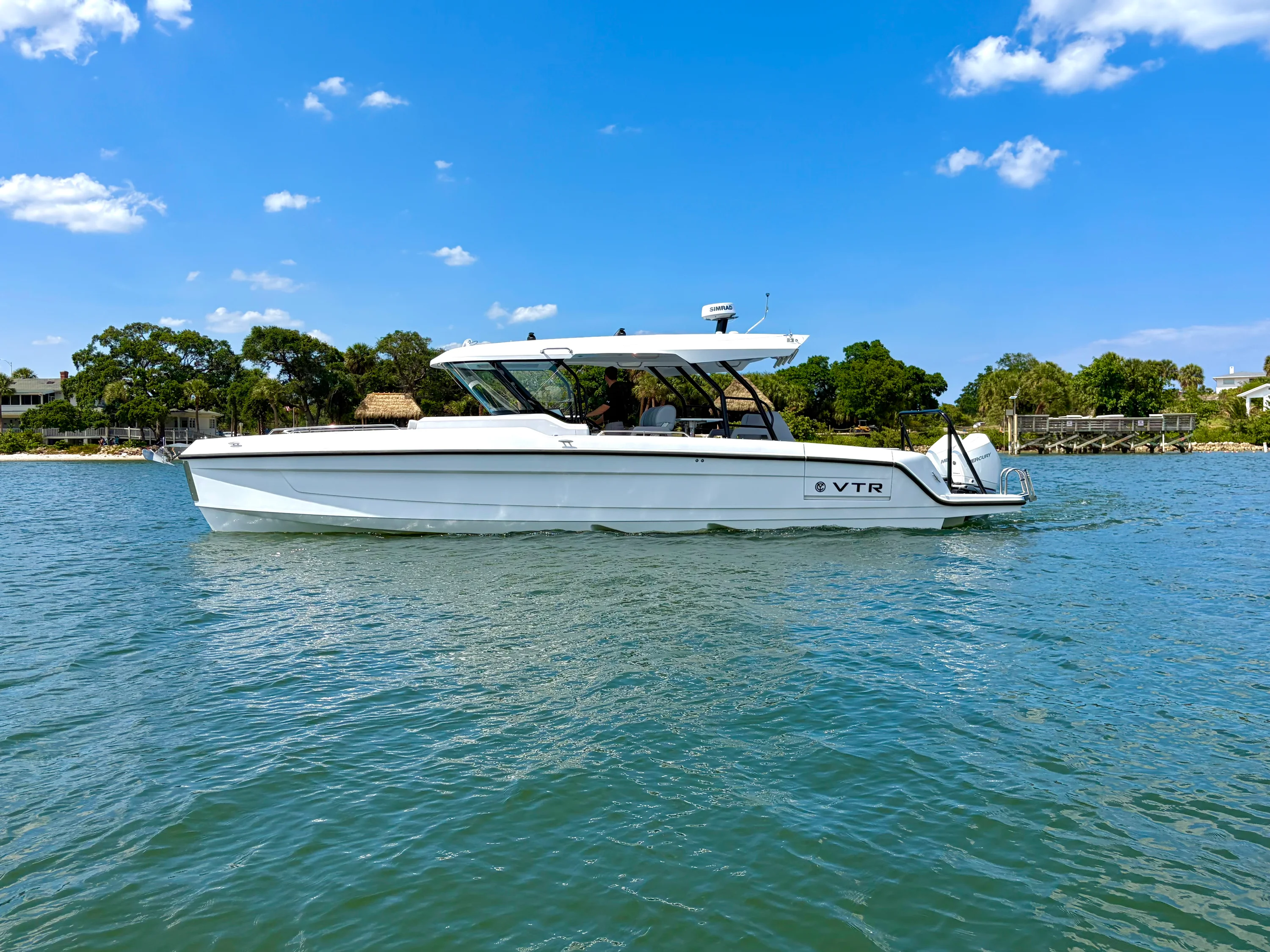 2026 Cruisers Yachts 38 VTR Image Thumbnail #1
