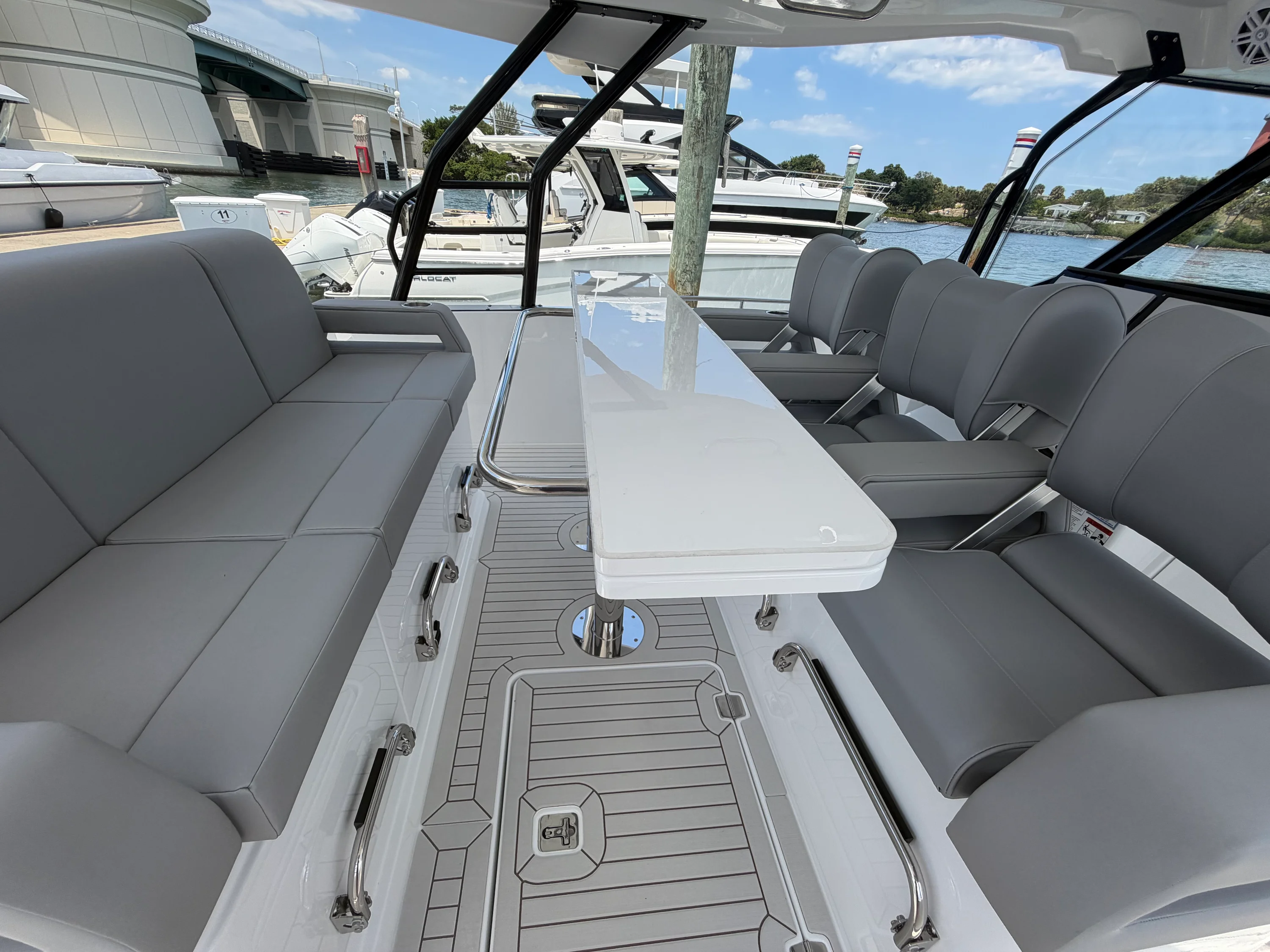 2026 Cruisers Yachts 38 VTR Image Thumbnail #22