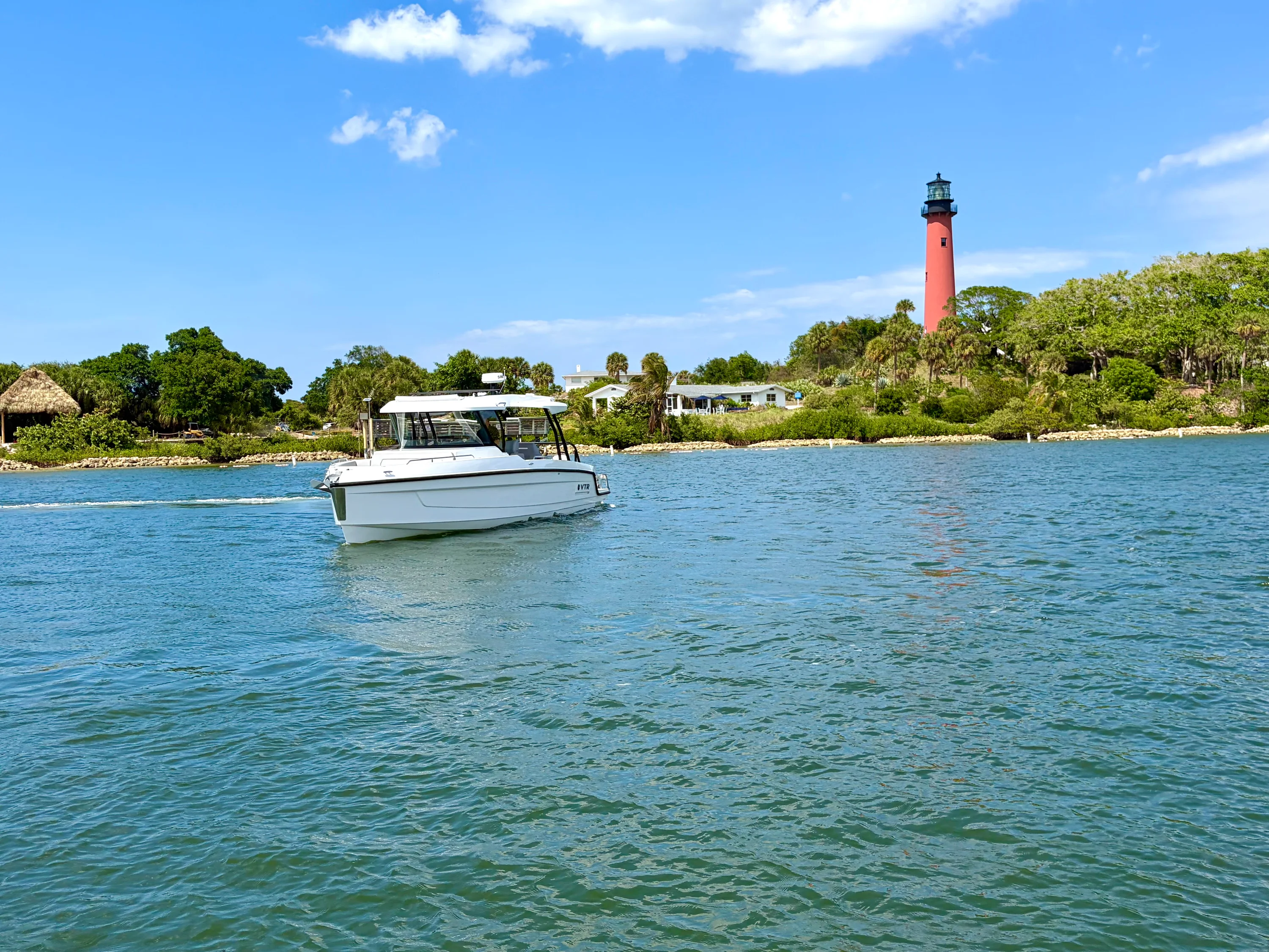 2026 Cruisers Yachts 38 VTR Image Thumbnail #6
