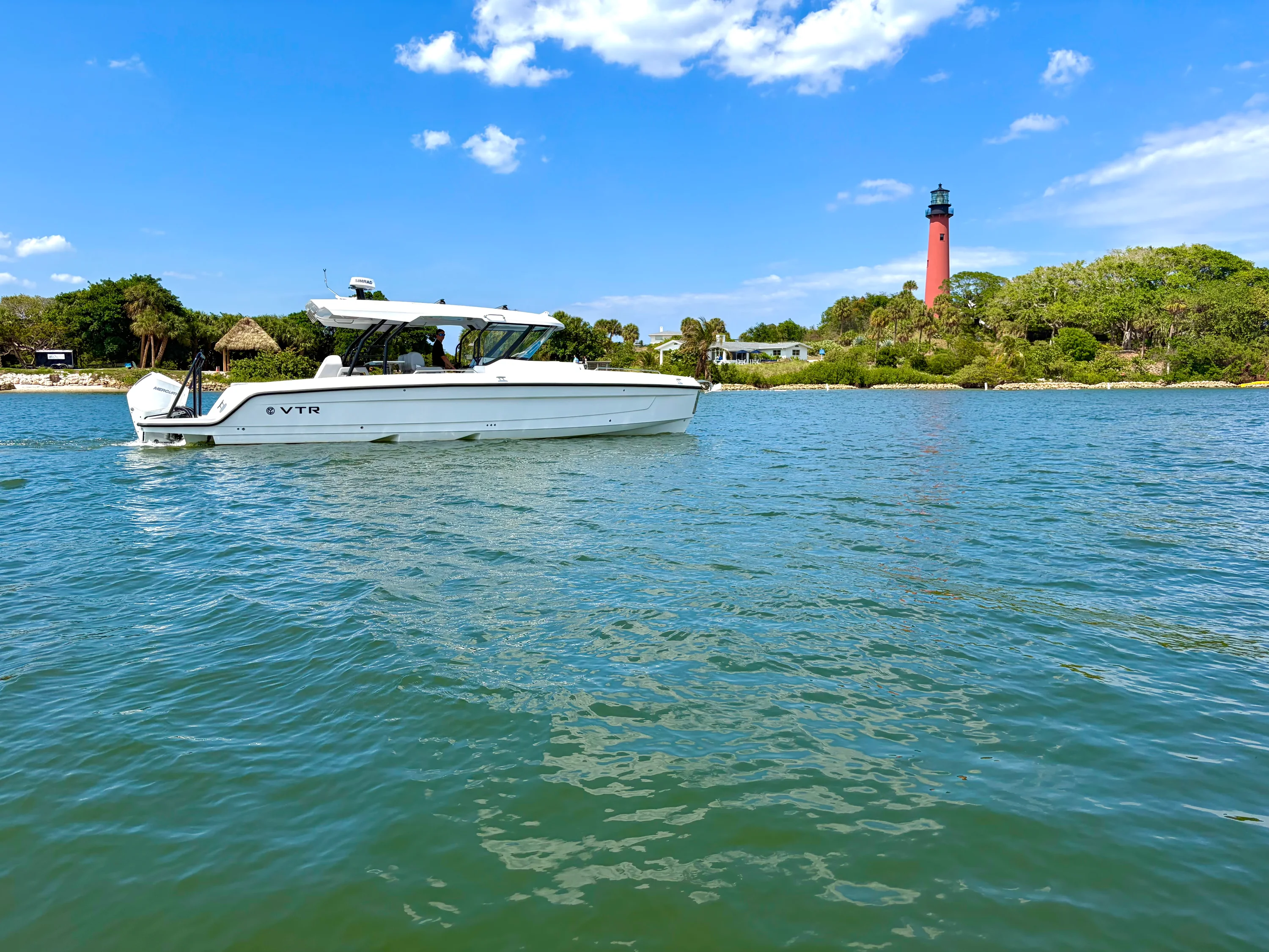 2026 Cruisers Yachts 38 VTR Image Thumbnail #9
