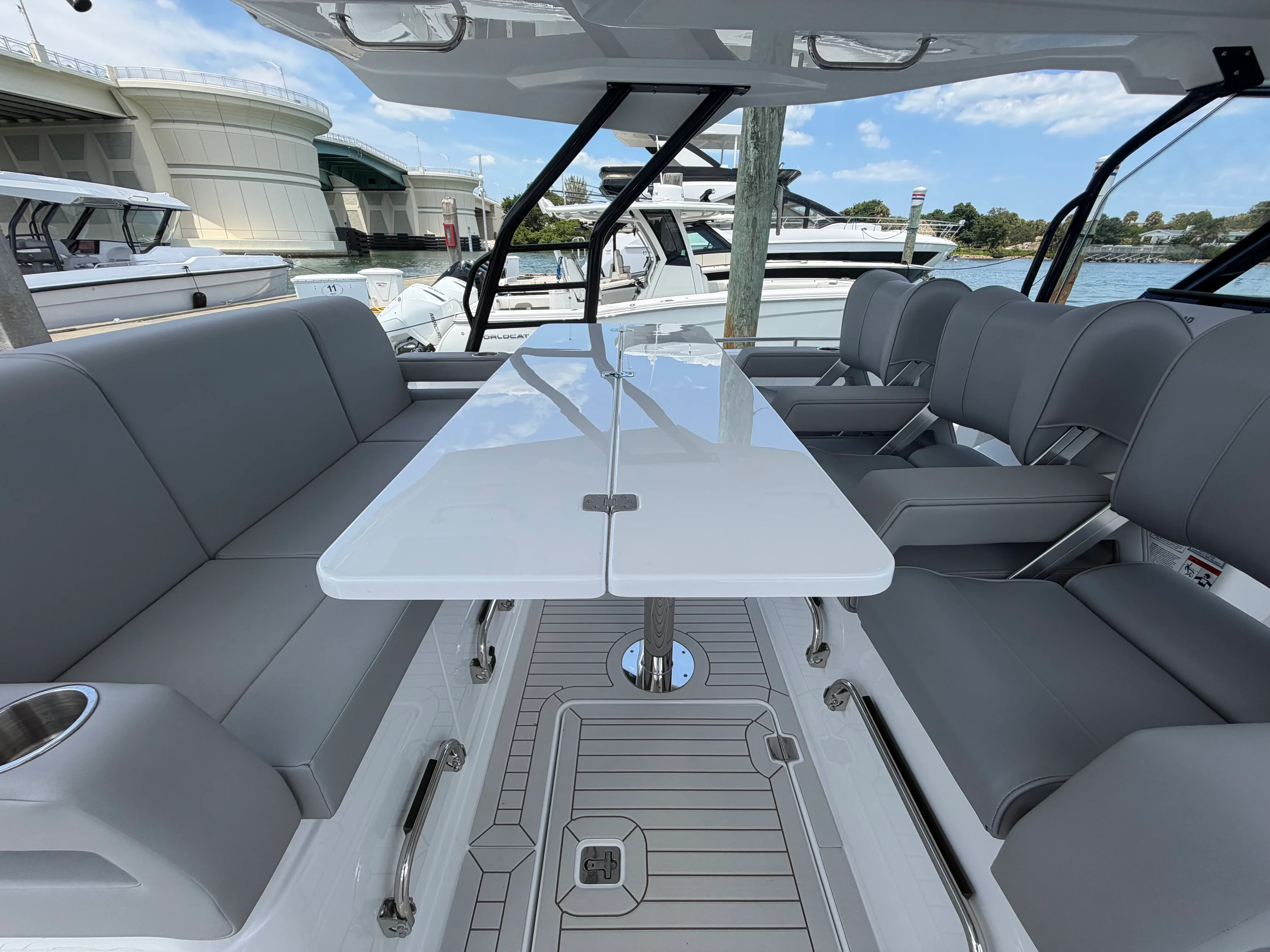 2026 Cruisers Yachts 38 VTR Image Thumbnail #23
