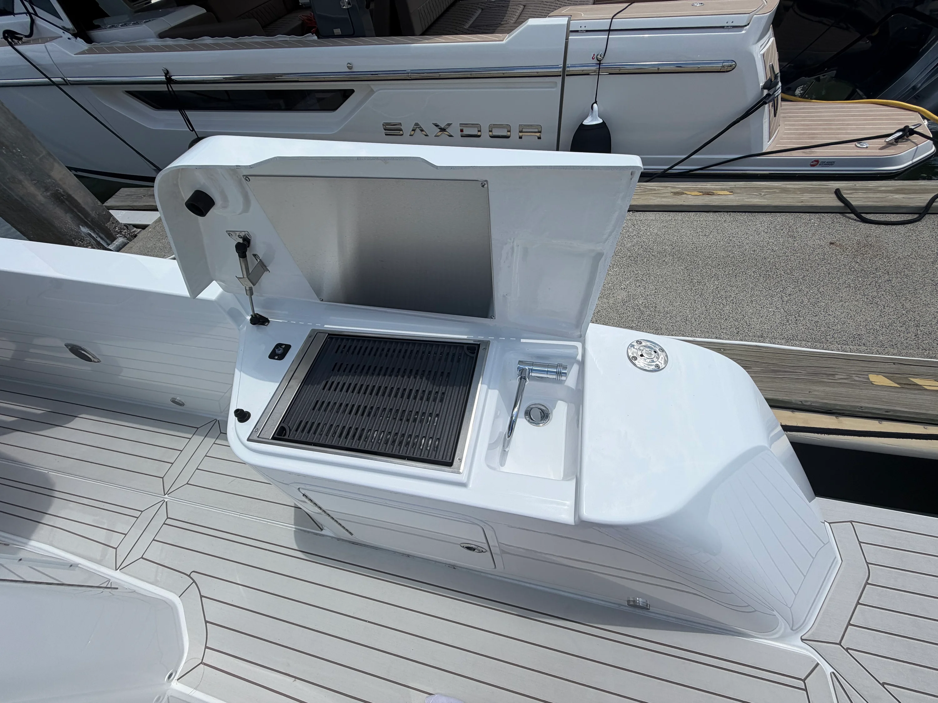 2026 Cruisers Yachts 38 VTR Image Thumbnail #52