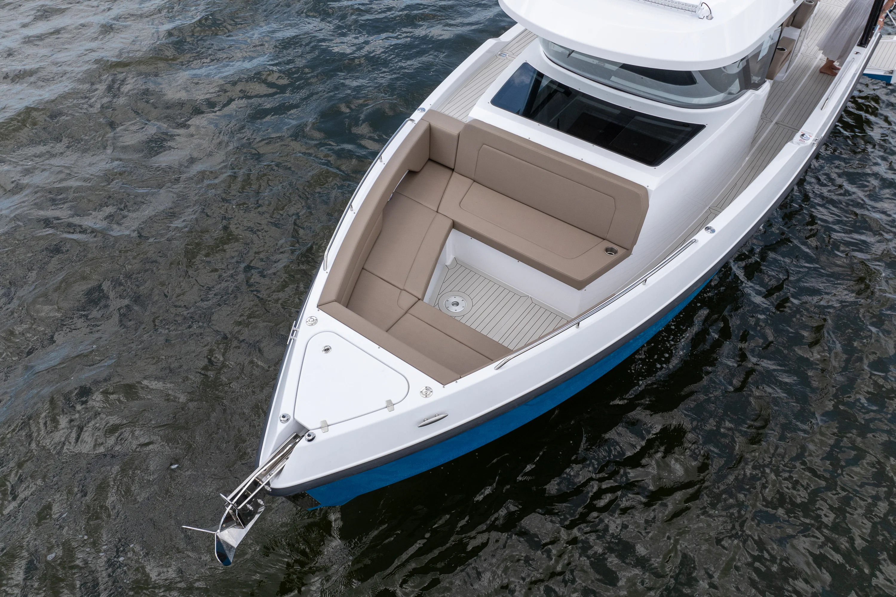 2026 Cruisers Yachts 38 VTR Image Thumbnail #24