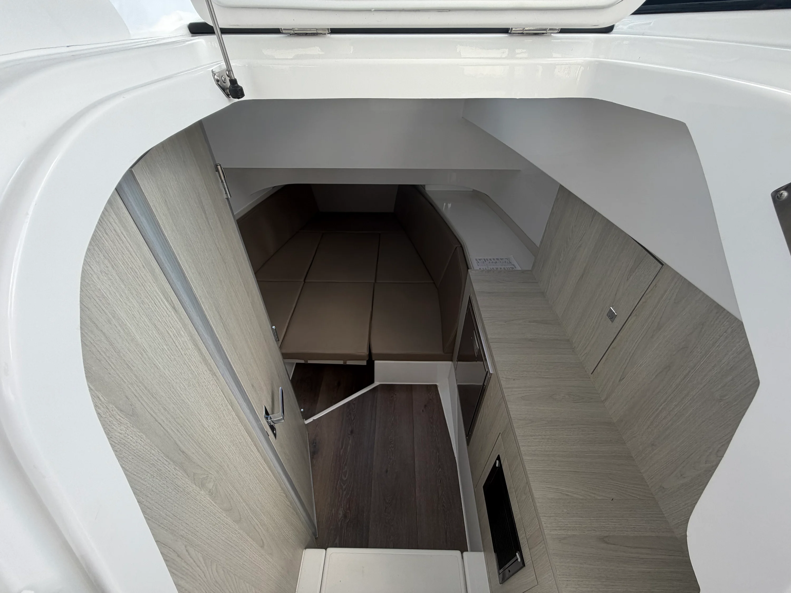 2026 Cruisers Yachts 38 VTR Image Thumbnail #35
