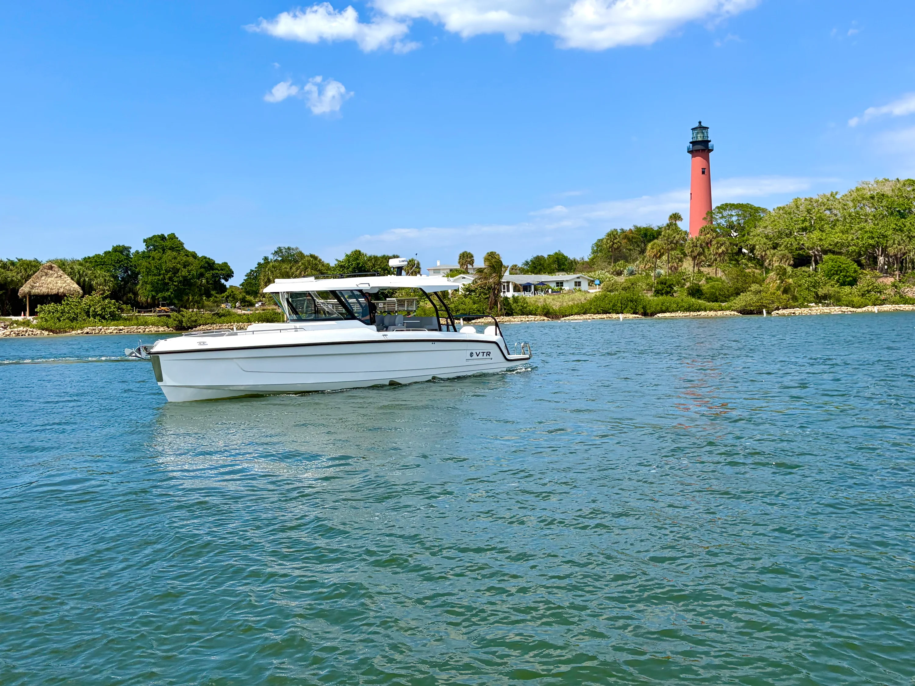 2026 Cruisers Yachts 38 VTR Image Thumbnail #4