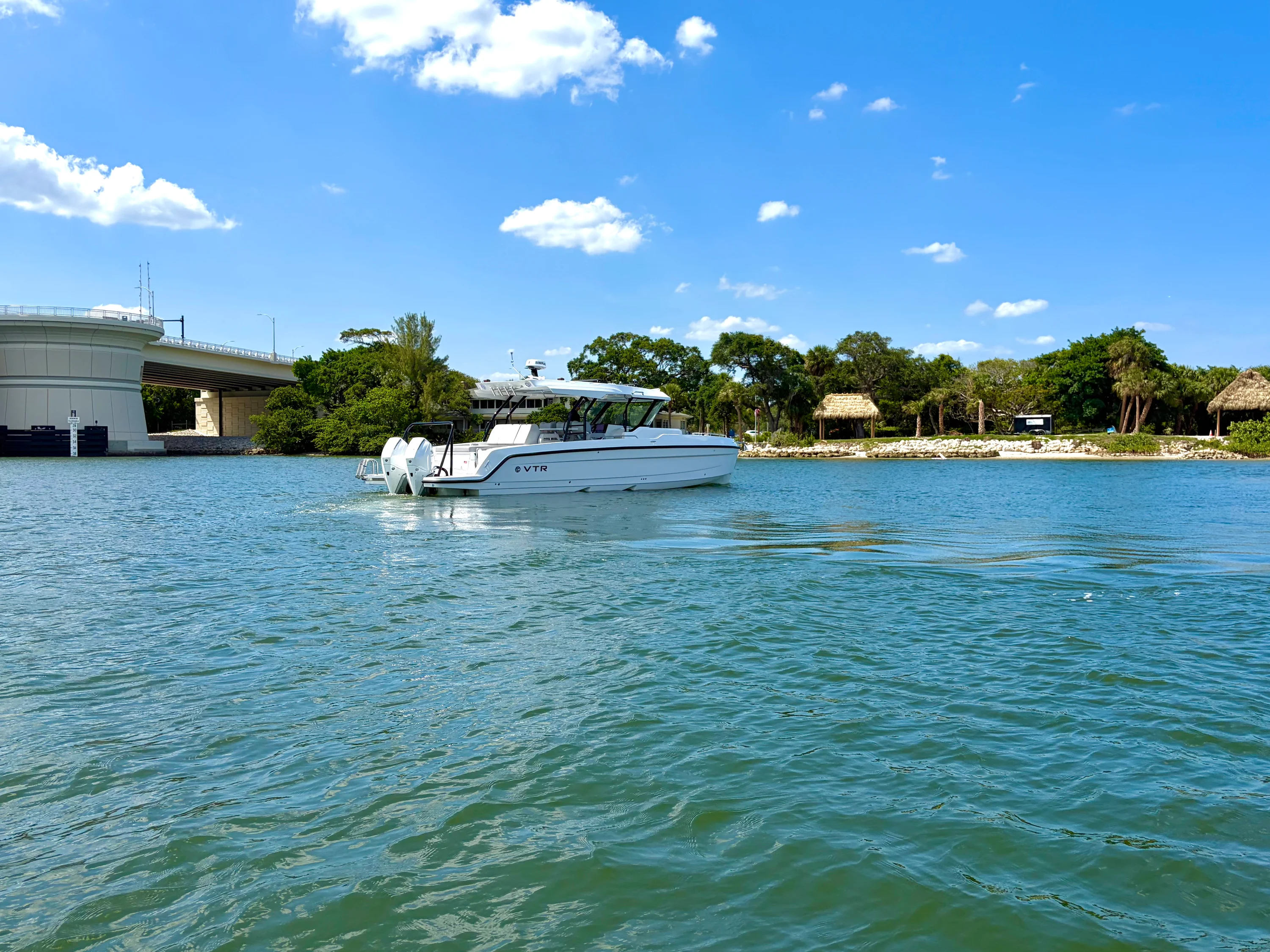 2026 Cruisers Yachts 38 VTR Image Thumbnail #10