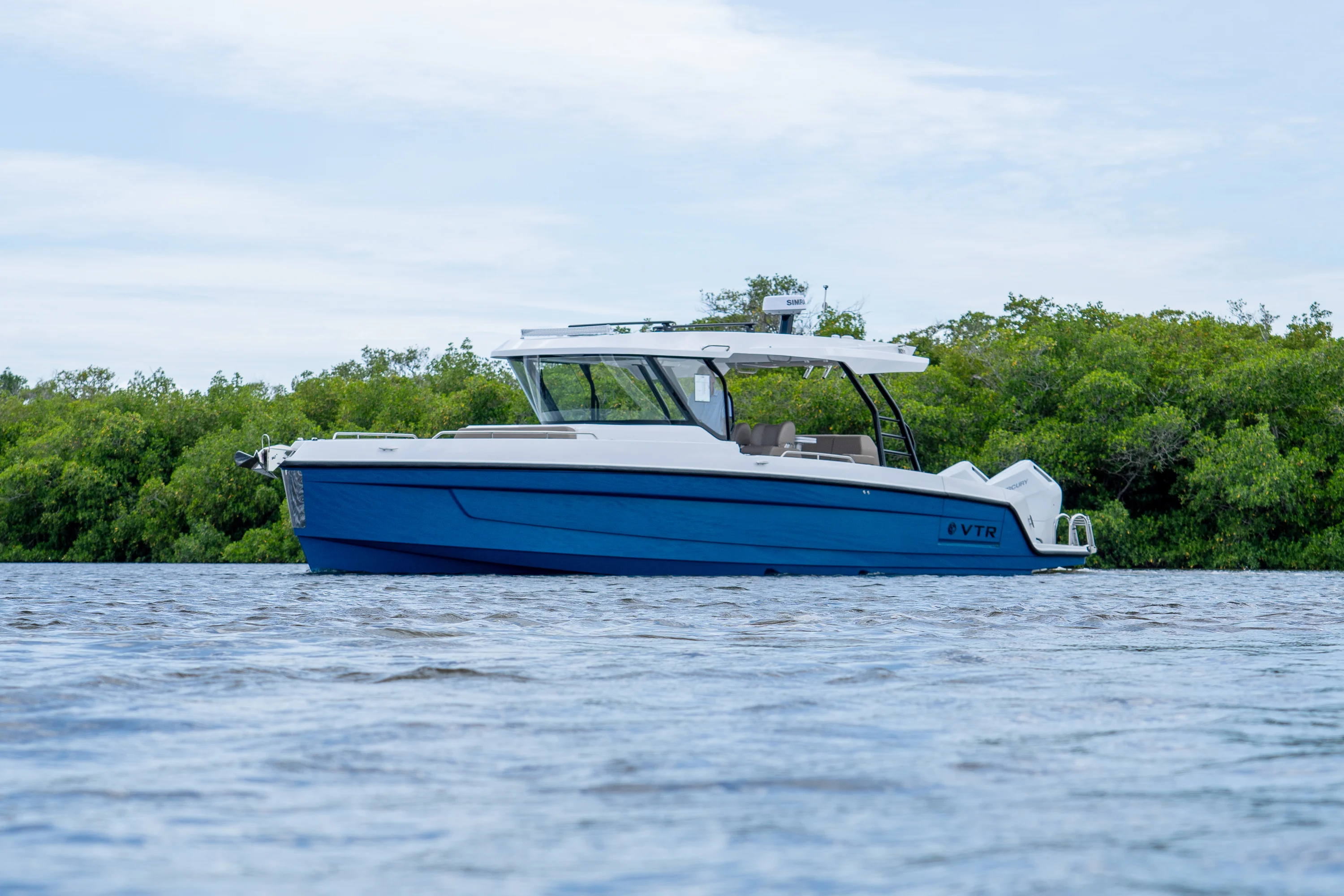 2026 Cruisers Yachts 38 VTR Image Thumbnail #36