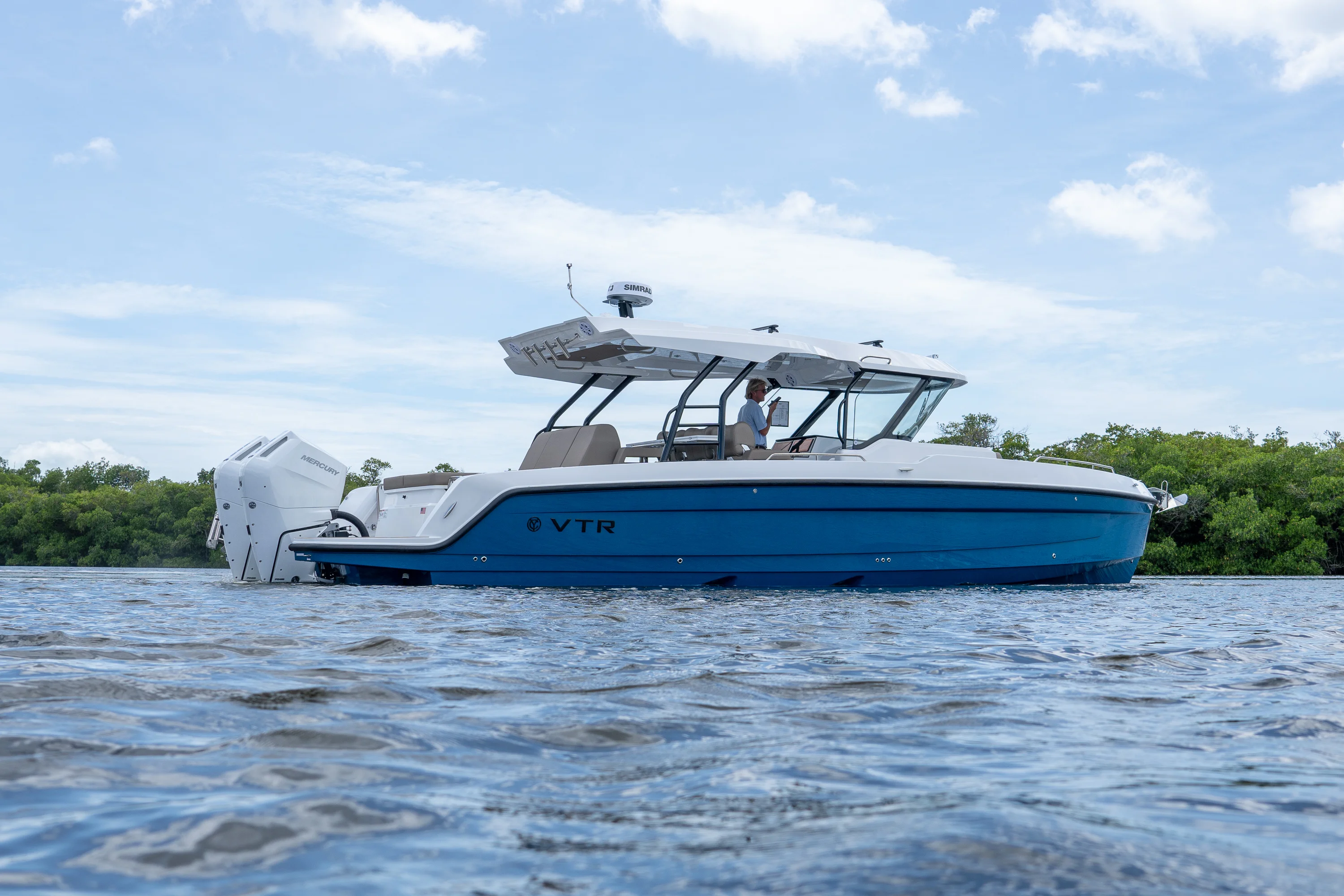 2026 Cruisers Yachts 38 VTR Image Thumbnail #39