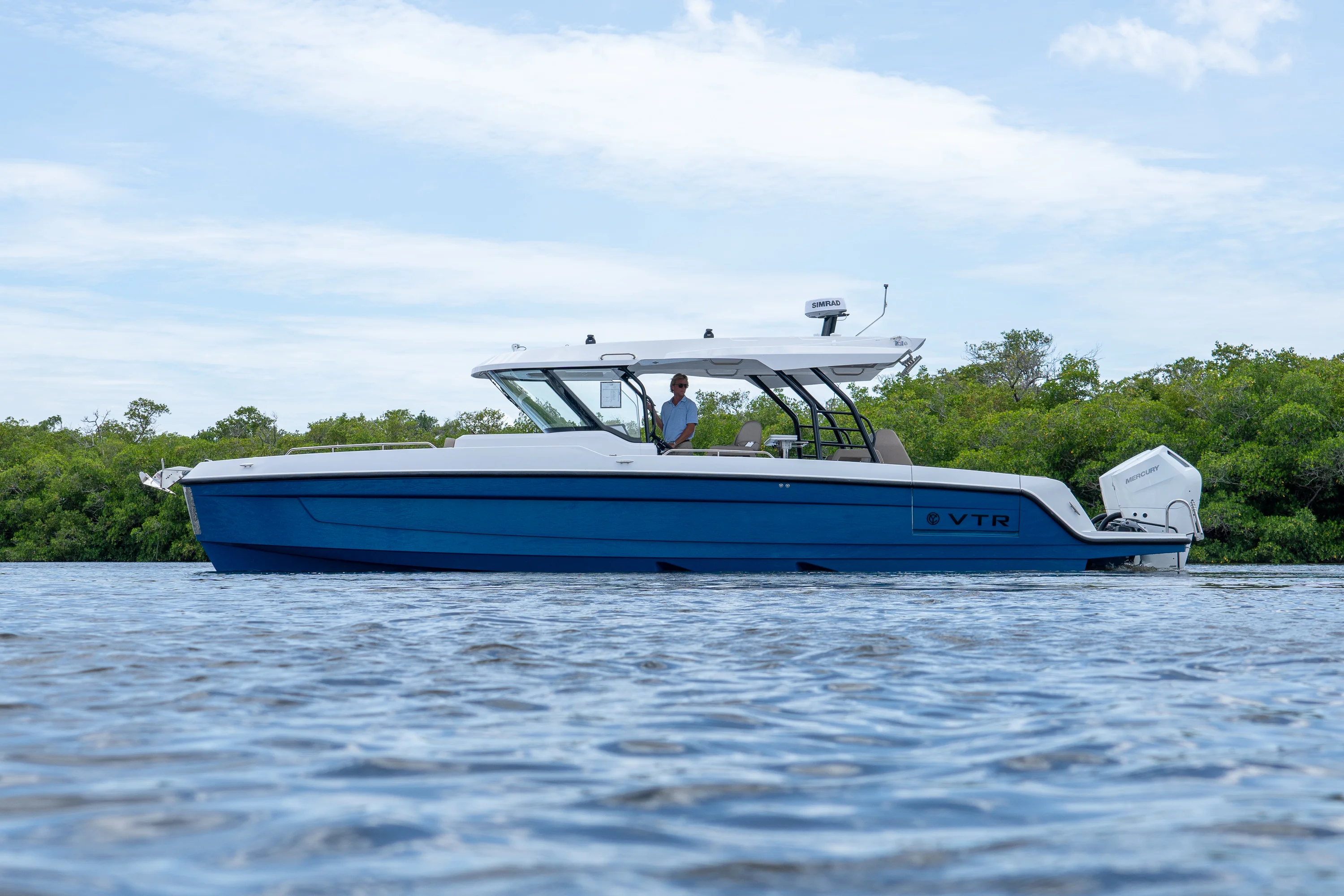 2026 Cruisers Yachts 38 VTR Image Thumbnail #41