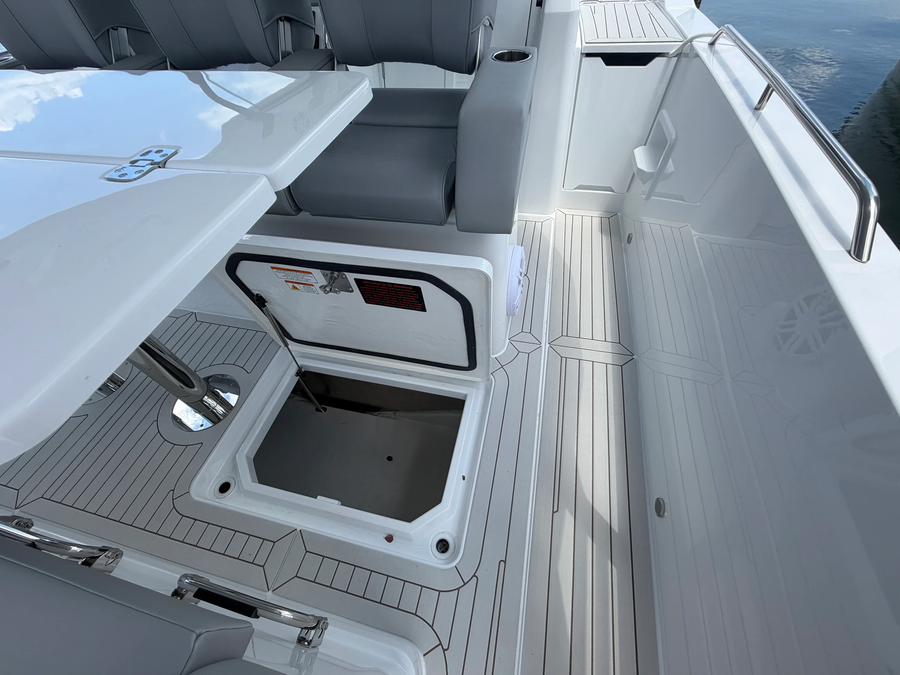 2026 Cruisers Yachts 38 VTR Image Thumbnail #25