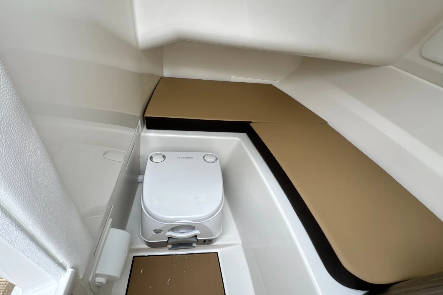 2026 Sea Ray SDX 250 Outboard Image Thumbnail #37