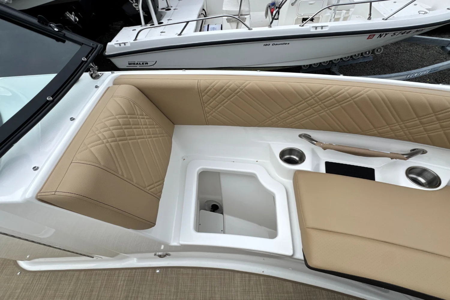 2026 Sea Ray SDX 250 Outboard Image Thumbnail #44