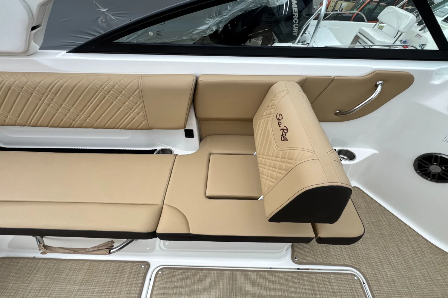 2026 Sea Ray SDX 250 Outboard Image Thumbnail #18