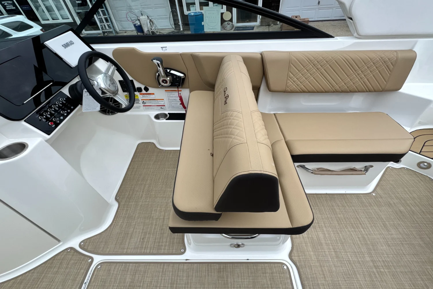 2026 Sea Ray SDX 250 Outboard Image Thumbnail #23