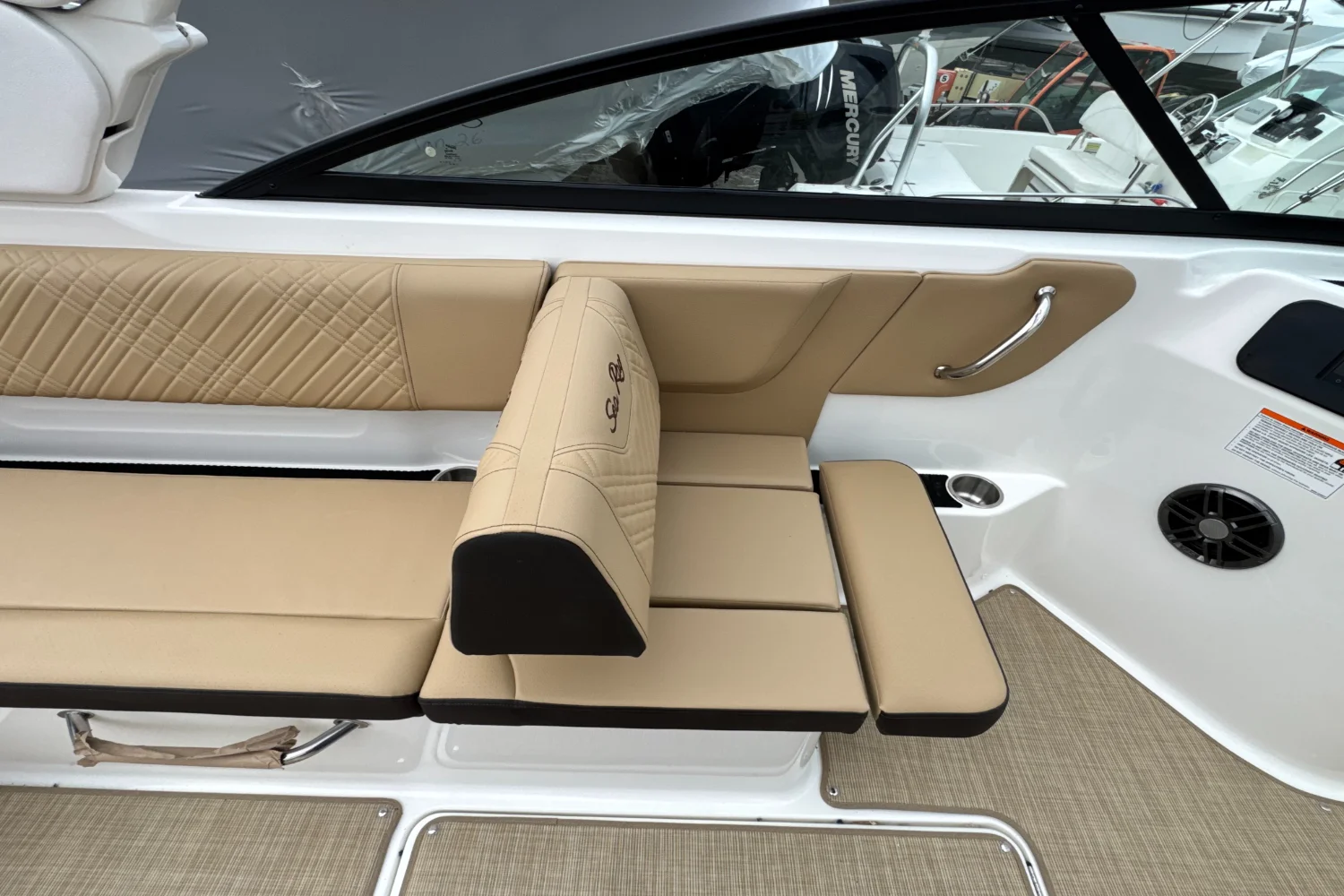 2026 Sea Ray SDX 250 Outboard Image Thumbnail #17