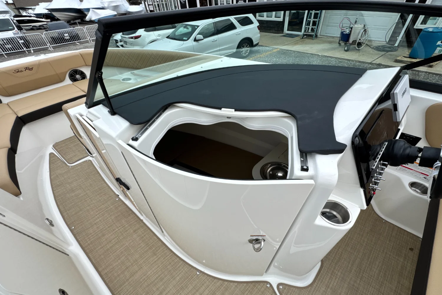 2026 Sea Ray SDX 250 Outboard Image Thumbnail #34