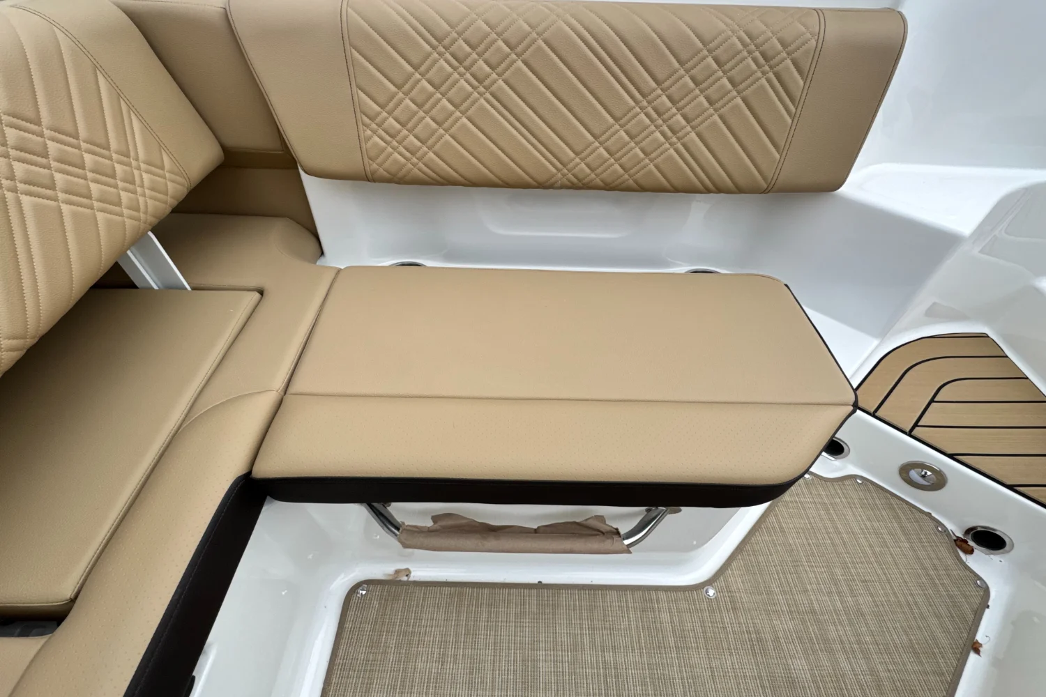 2026 Sea Ray SDX 250 Outboard Image Thumbnail #21