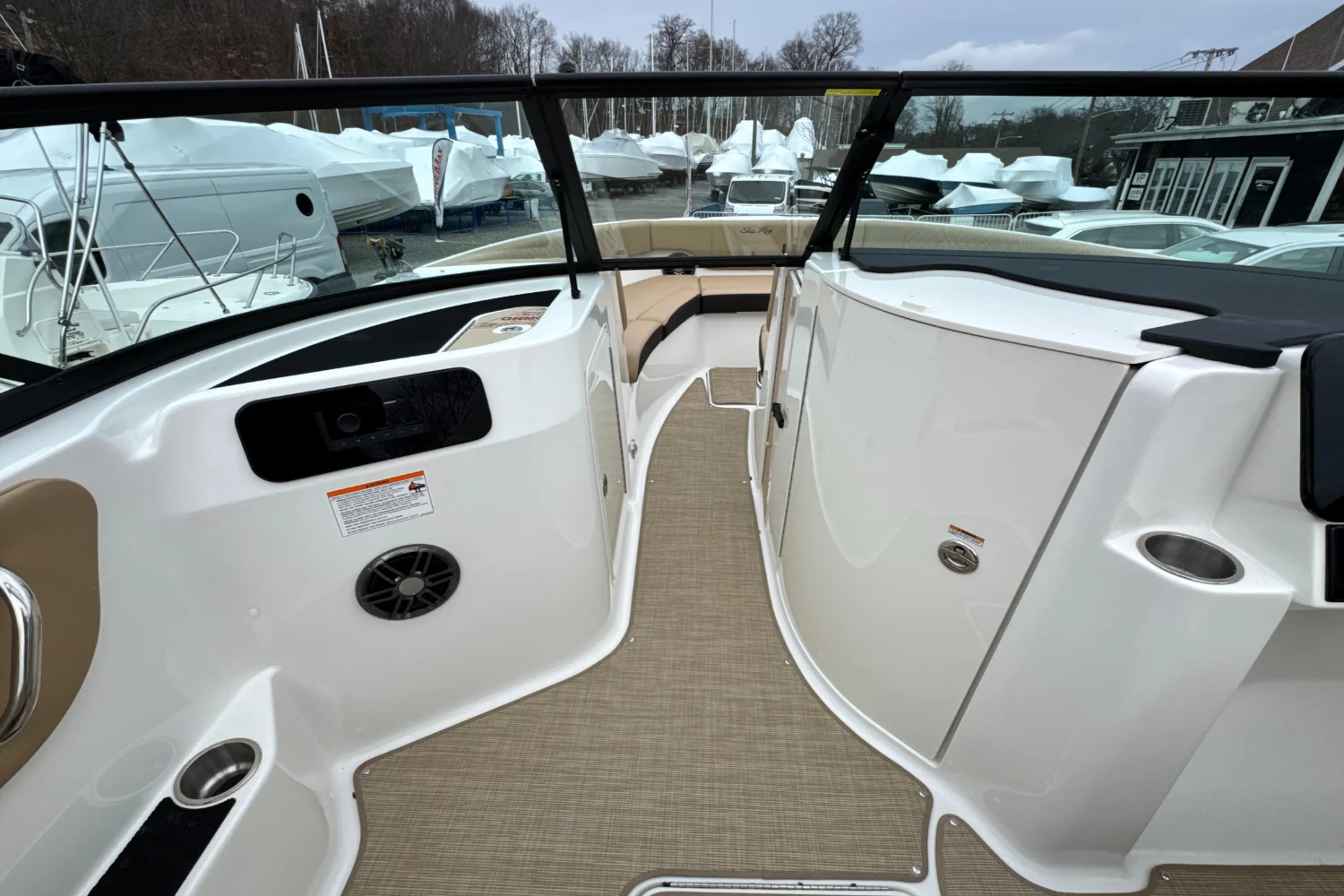 2026 Sea Ray SDX 250 Outboard Image Thumbnail #30