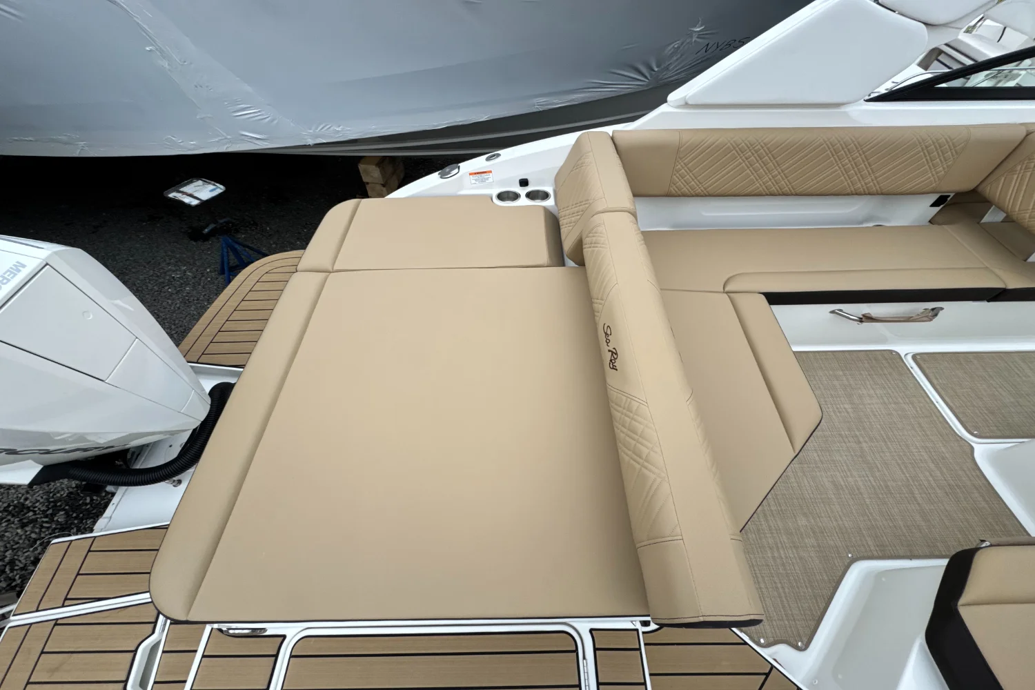 2026 Sea Ray SDX 250 Outboard Image Thumbnail #11