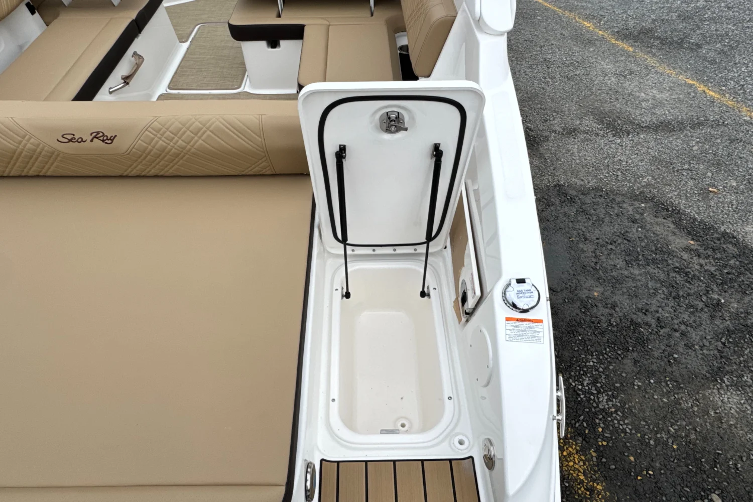 2026 Sea Ray SDX 250 Outboard Image Thumbnail #9