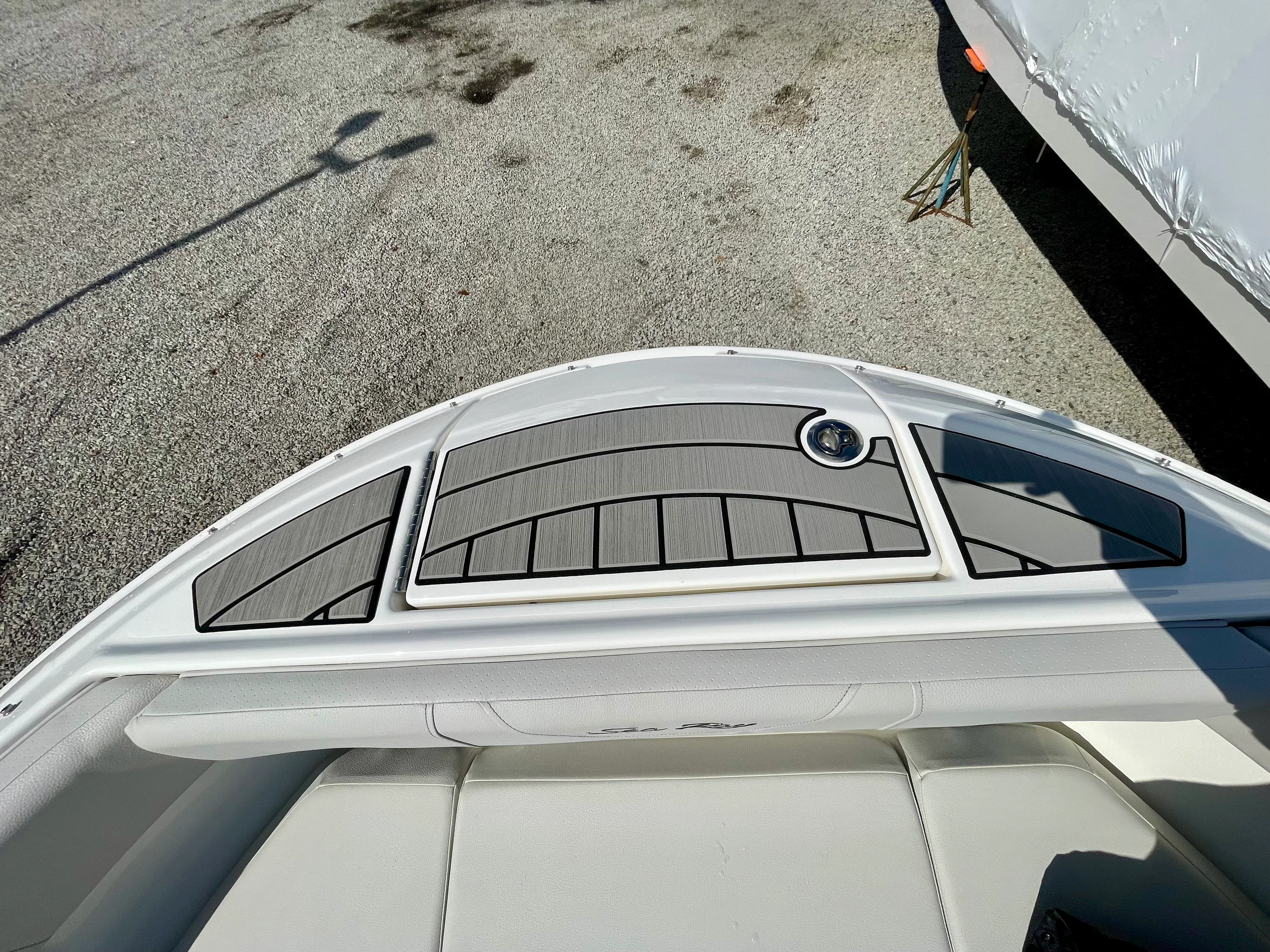 2026 Sea Ray SDX 230 Outboard Image Thumbnail #23