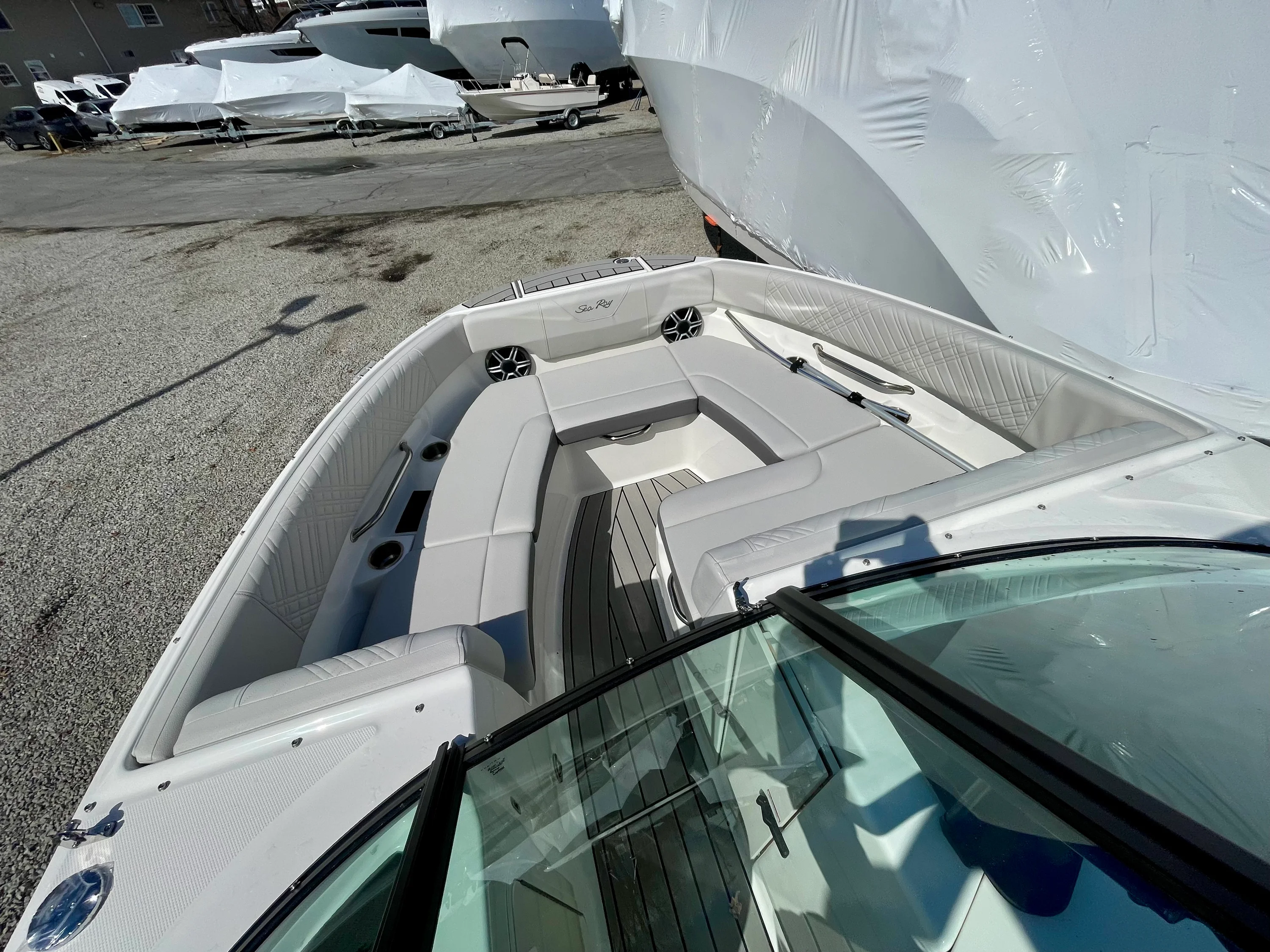 2026 Sea Ray SDX 230 Outboard Image Thumbnail #20