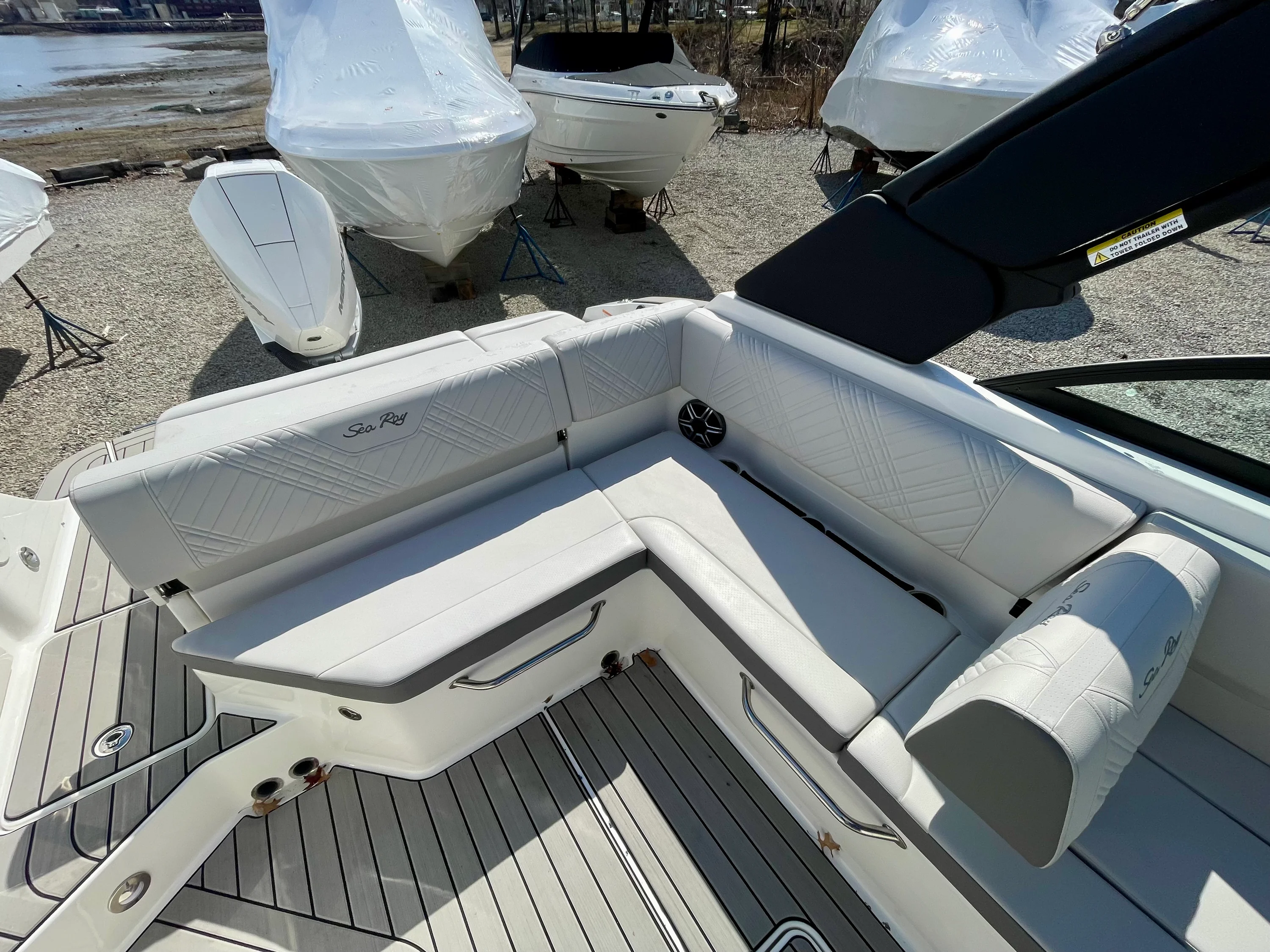 2026 Sea Ray SDX 230 Outboard Image Thumbnail #8