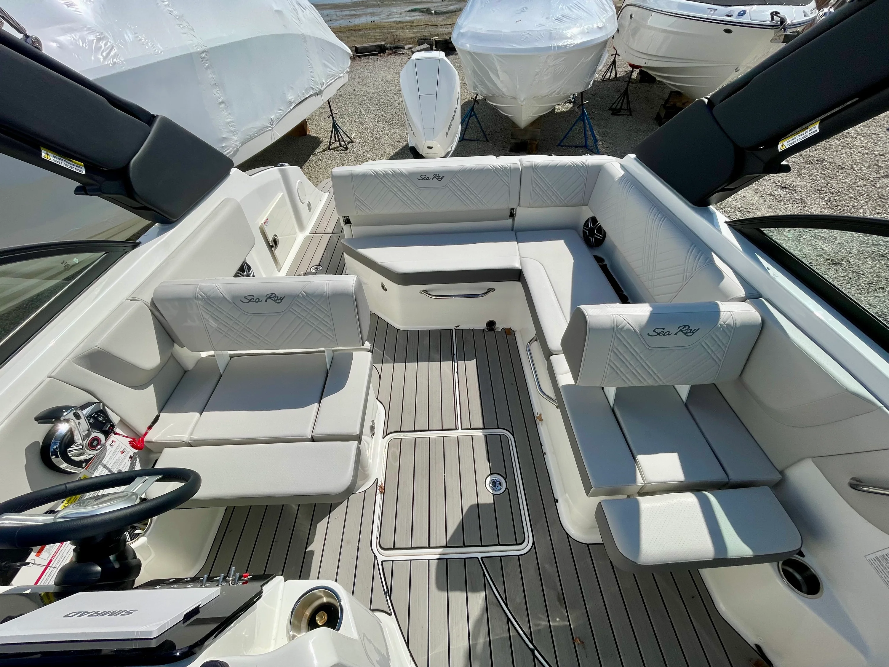 2026 Sea Ray SDX 230 Outboard Image Thumbnail #18