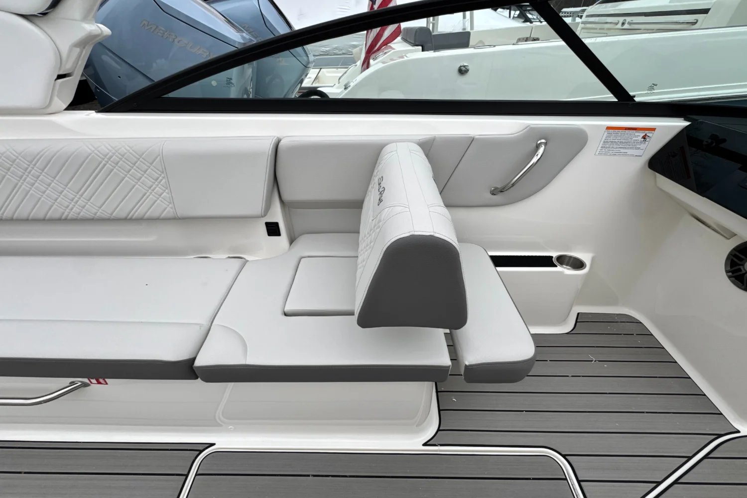 2026 Sea Ray SDX 270 Outboard Image Thumbnail #19