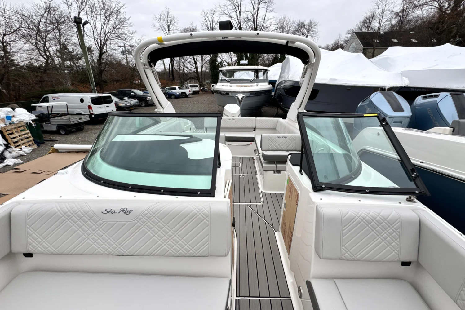 2026 Sea Ray SDX 270 Outboard Image Thumbnail #55