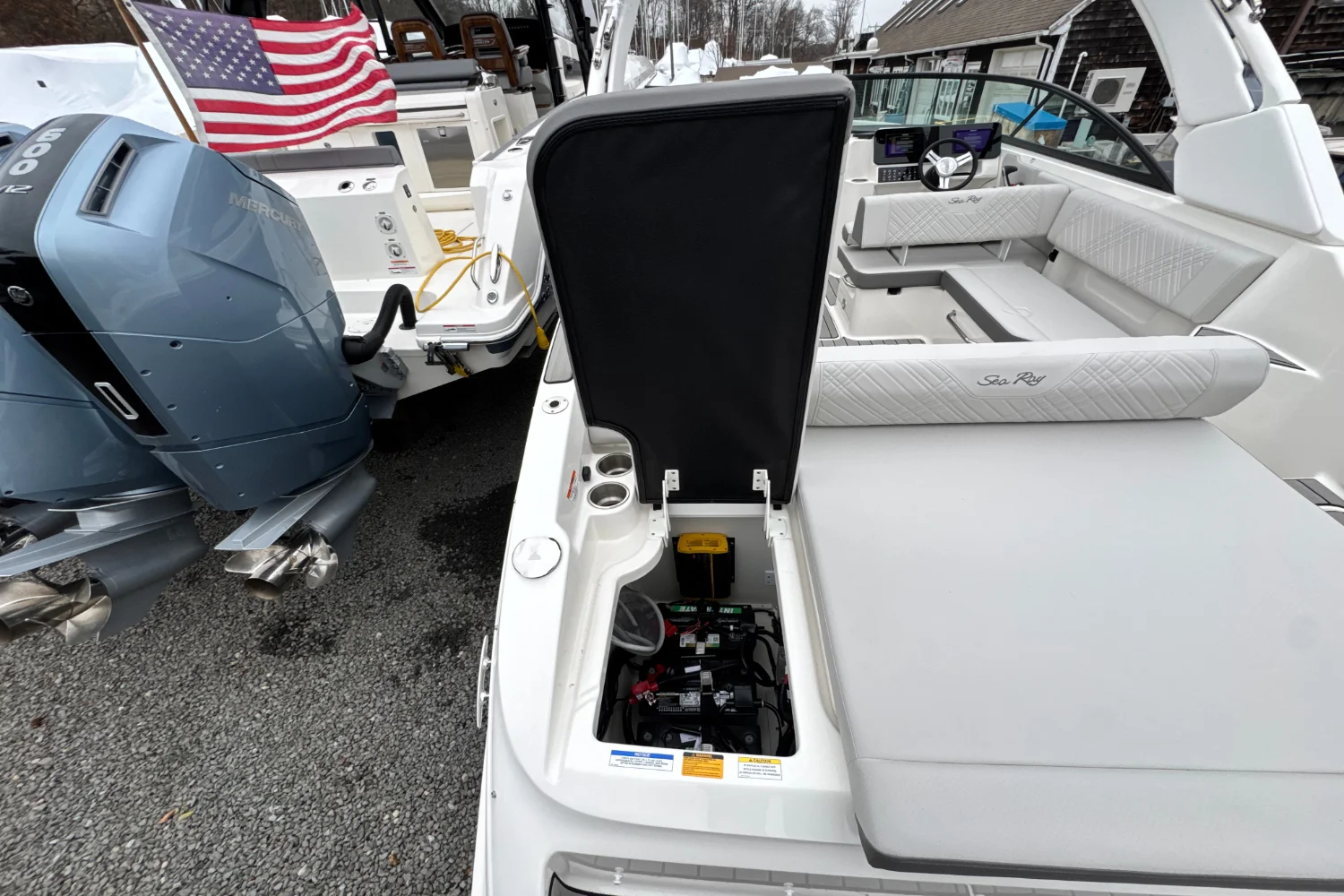 2026 Sea Ray SDX 270 Outboard Image Thumbnail #7