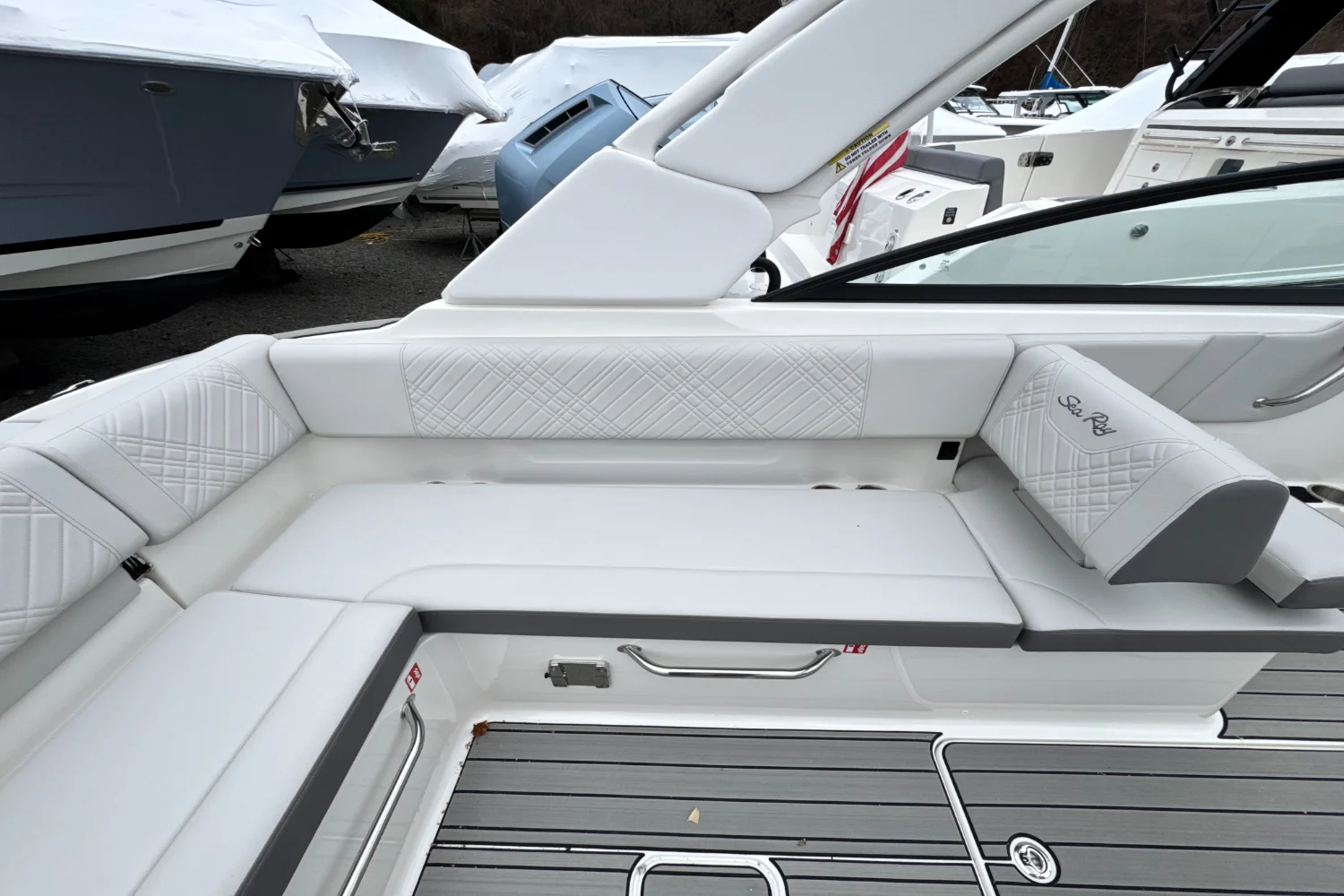 2026 Sea Ray SDX 270 Outboard Image Thumbnail #16