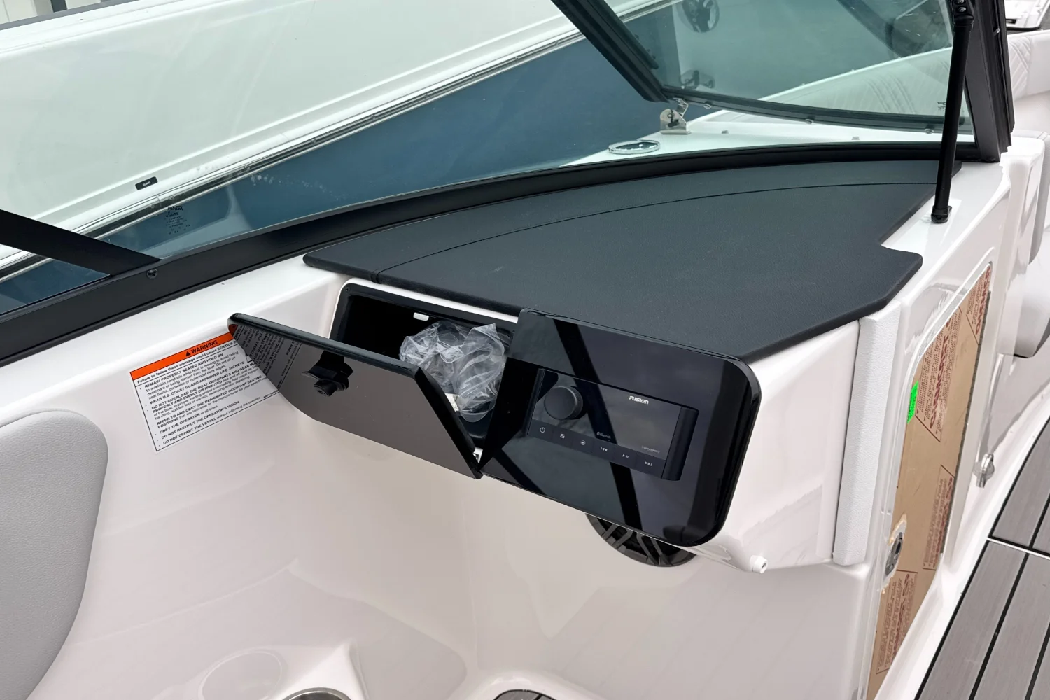 2026 Sea Ray SDX 270 Outboard Image Thumbnail #31