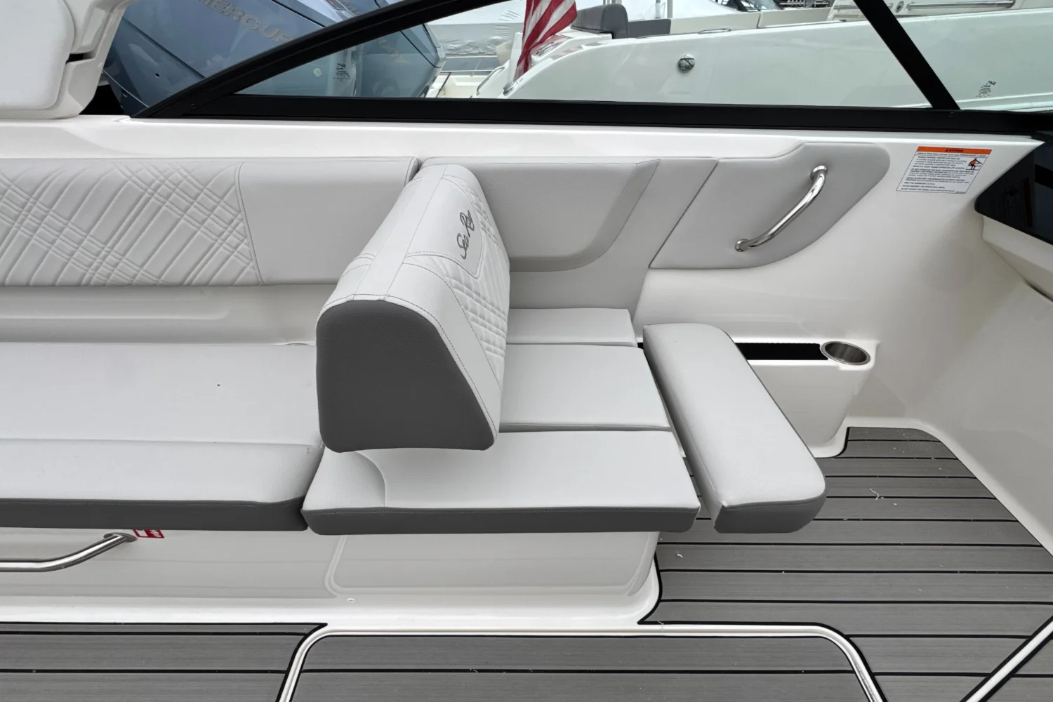 2026 Sea Ray SDX 270 Outboard Image Thumbnail #18