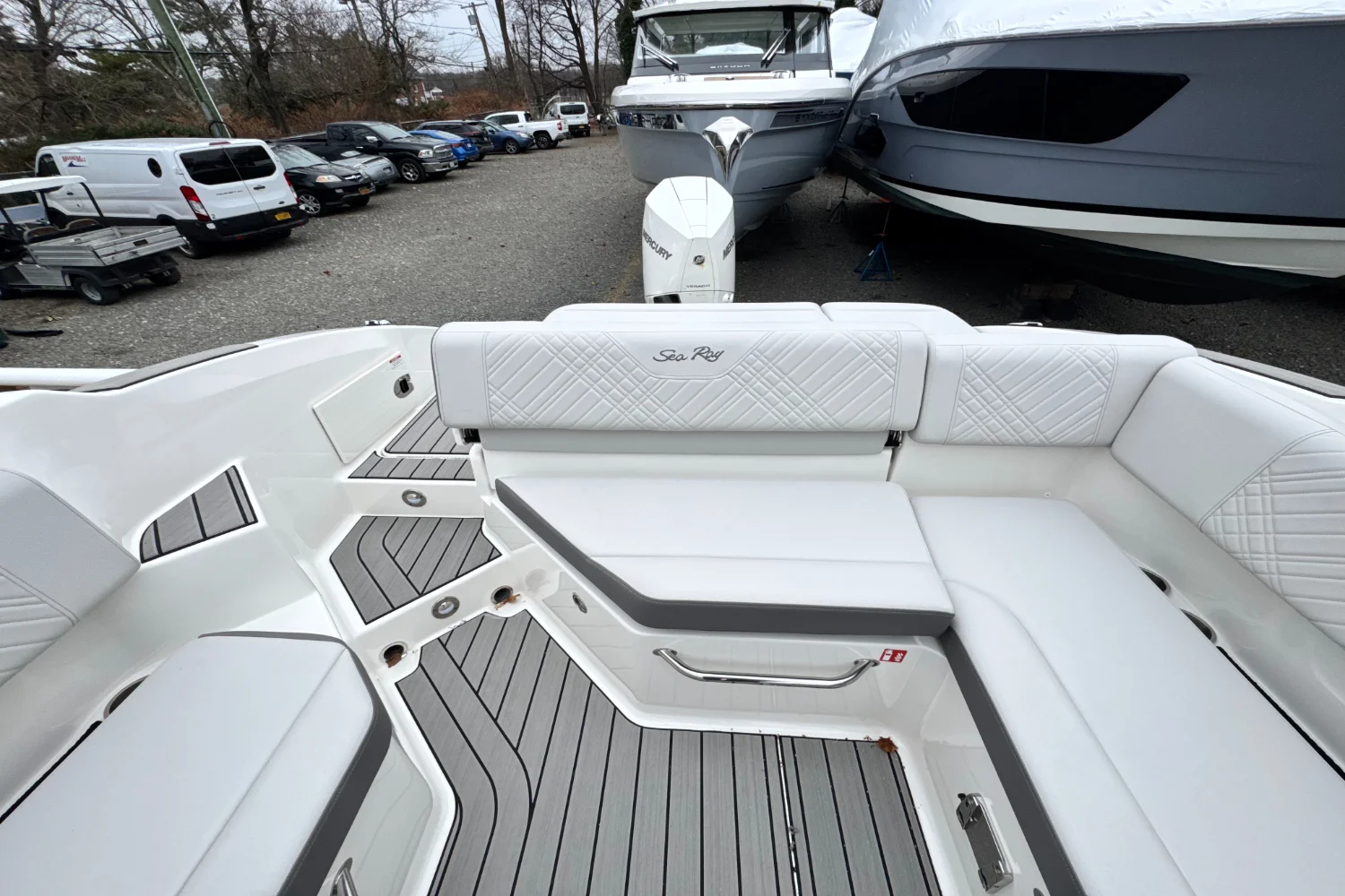 2026 Sea Ray SDX 270 Outboard Image Thumbnail #14