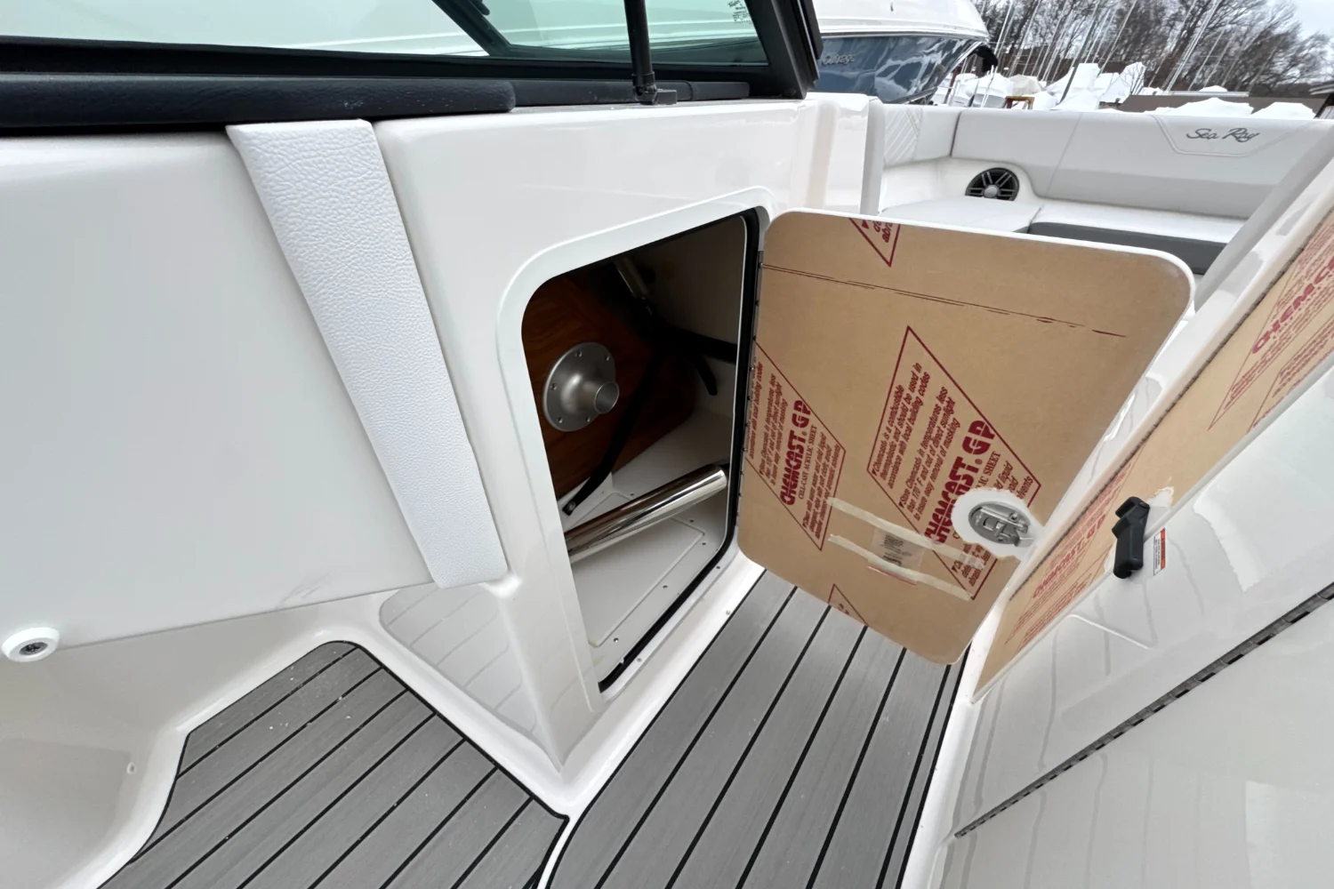 2026 Sea Ray SDX 270 Outboard Image Thumbnail #40