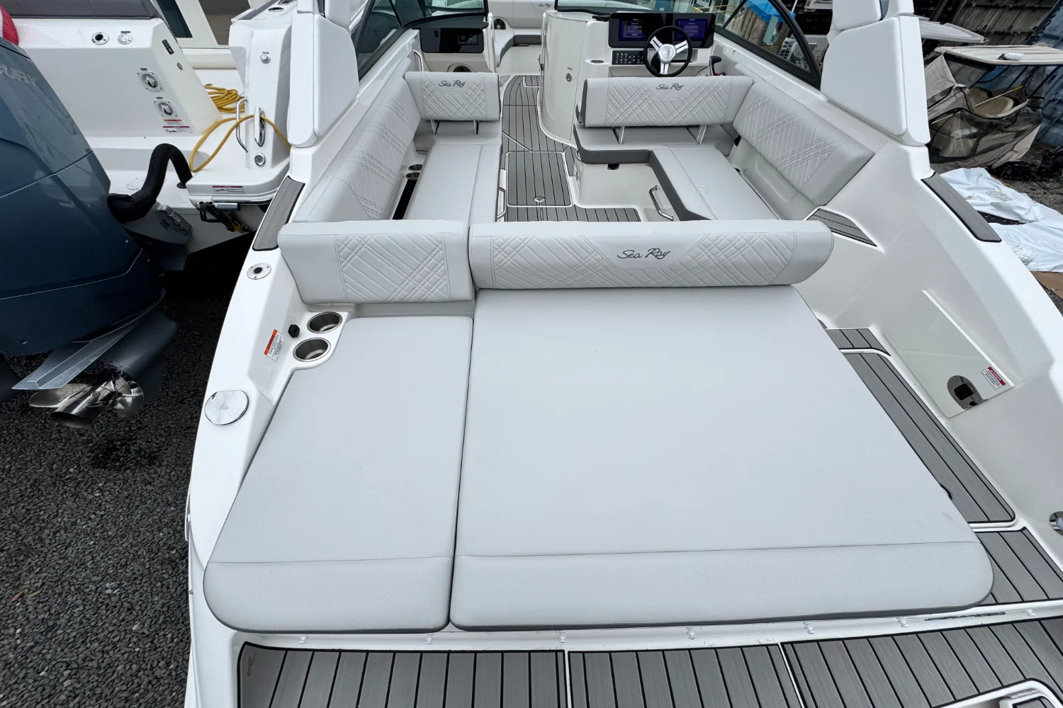 2026 Sea Ray SDX 270 Outboard Image Thumbnail #5