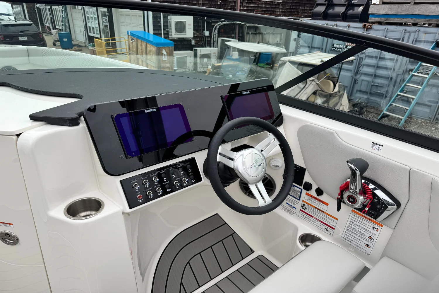 2026 Sea Ray SDX 270 Outboard Image Thumbnail #25