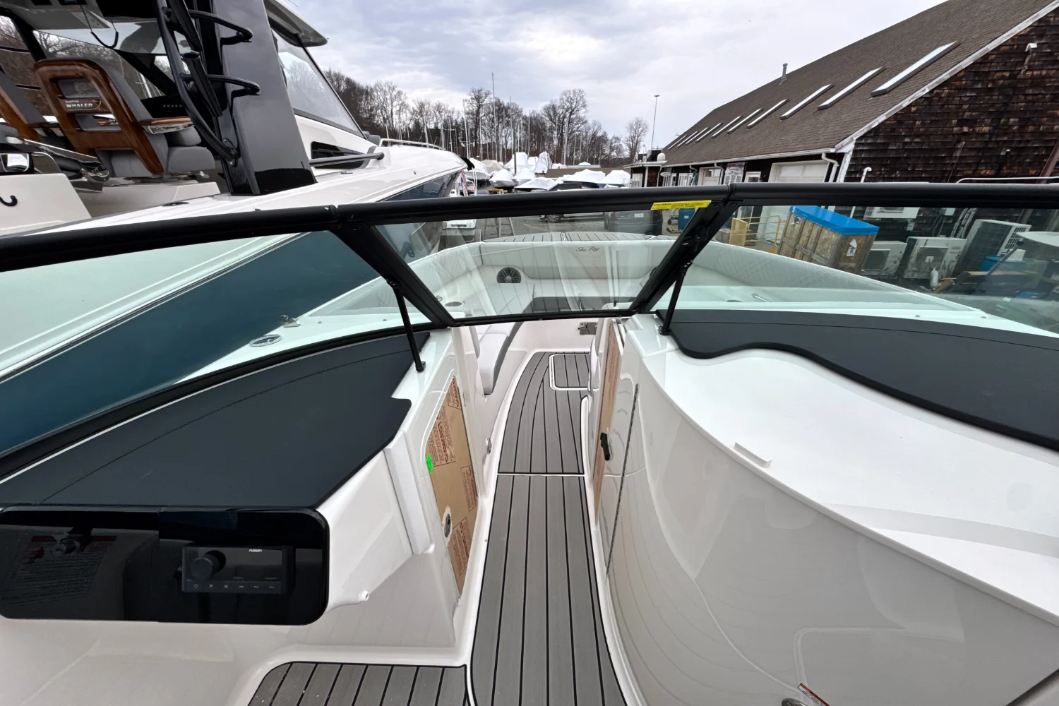 2026 Sea Ray SDX 270 Outboard Image Thumbnail #38