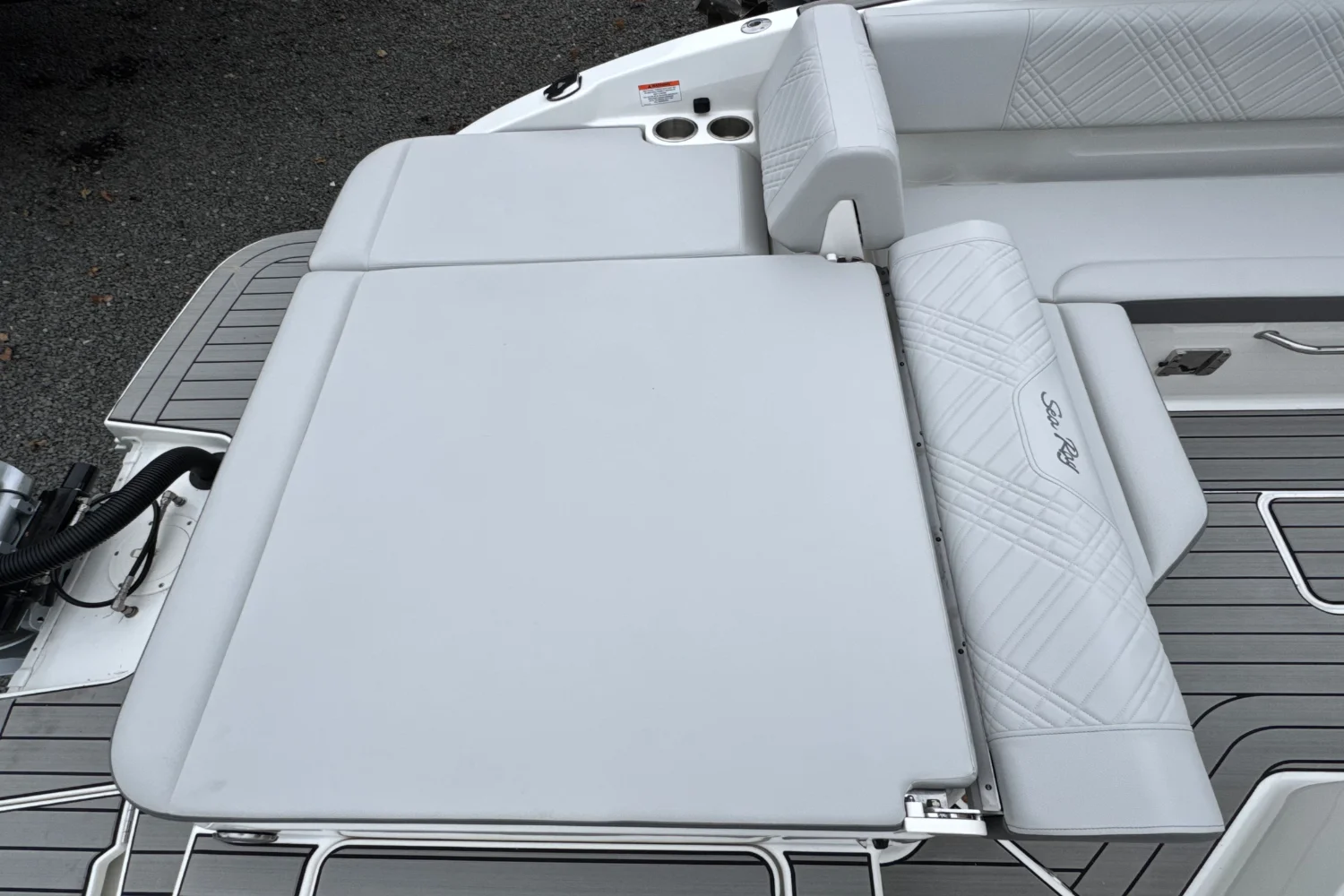 2026 Sea Ray SDX 270 Outboard Image Thumbnail #12