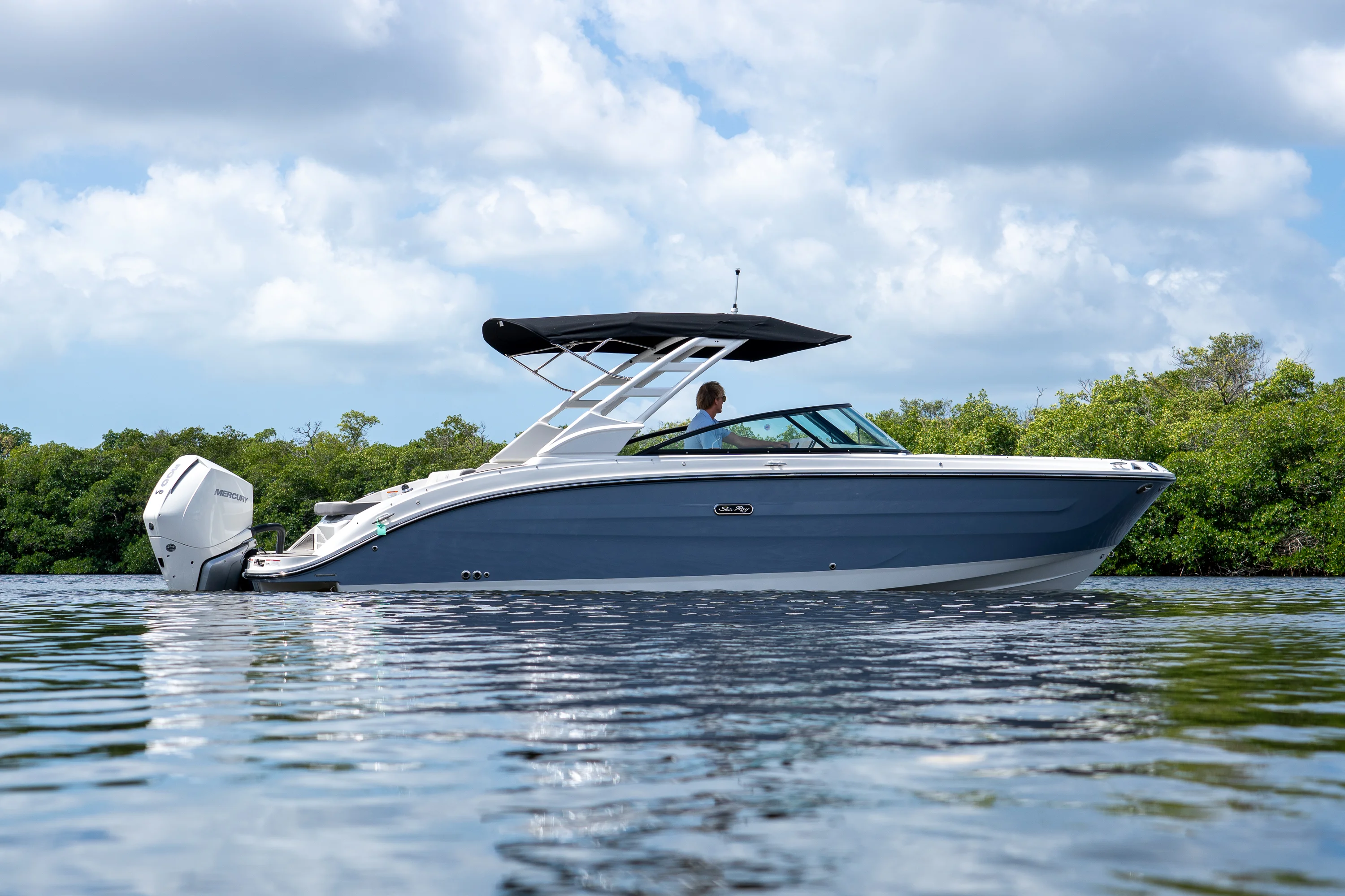 2026 Sea Ray SDX 270 Outboard Image Thumbnail #21