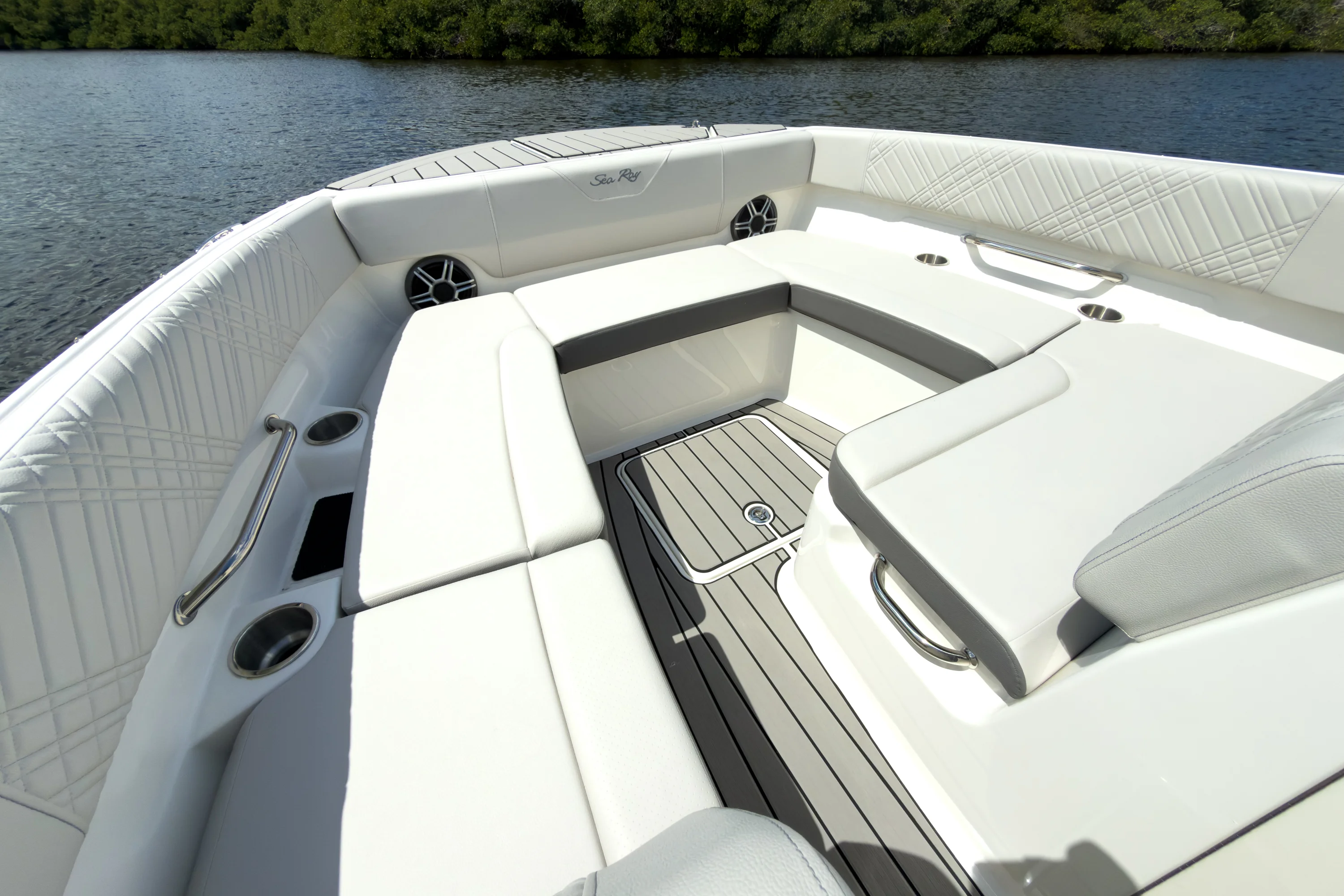 2026 Sea Ray SDX 270 Outboard Image Thumbnail #14