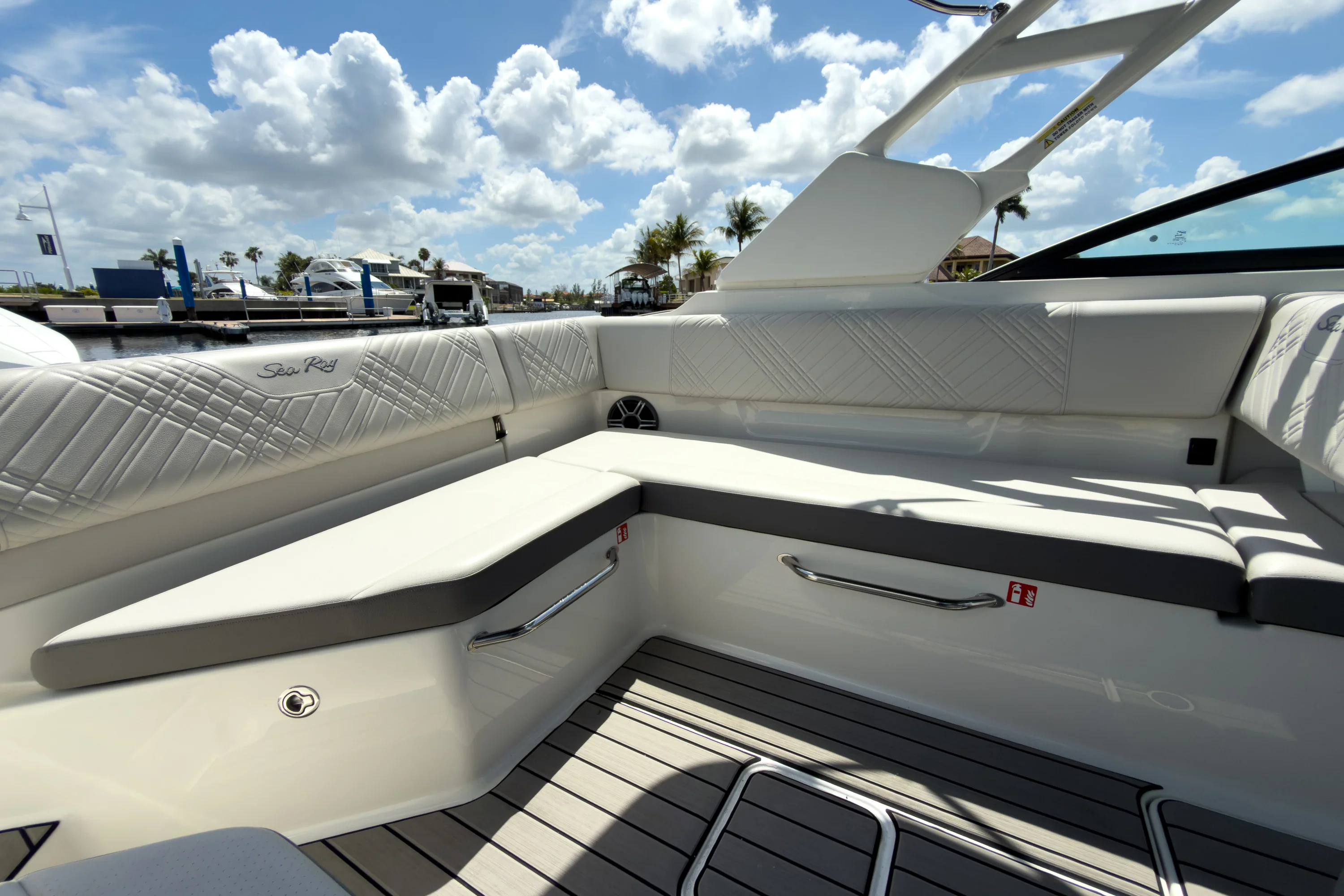 2026 Sea Ray SDX 270 Outboard Image Thumbnail #8