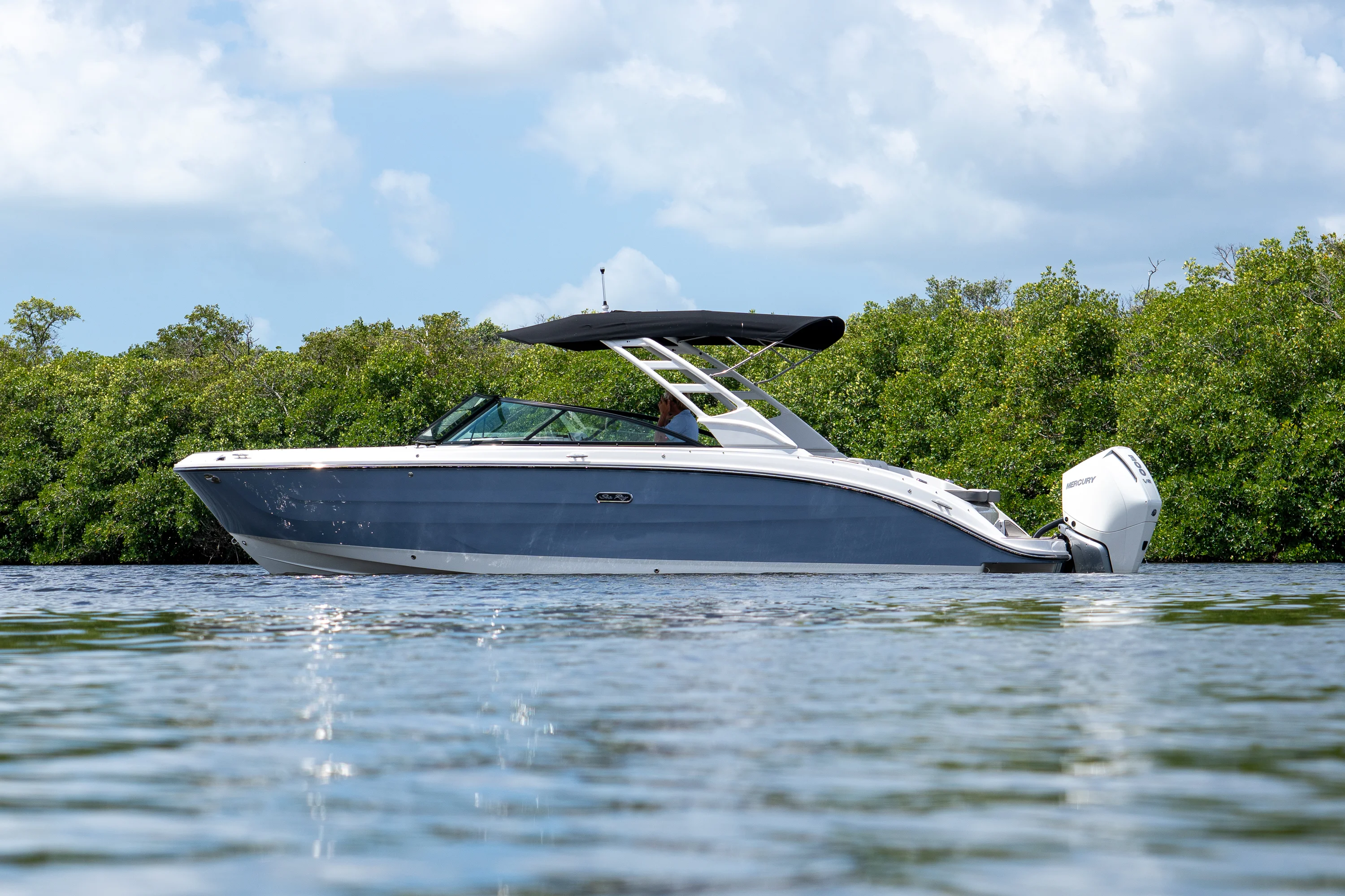 2026 Sea Ray SDX 270 Outboard Image Thumbnail #25