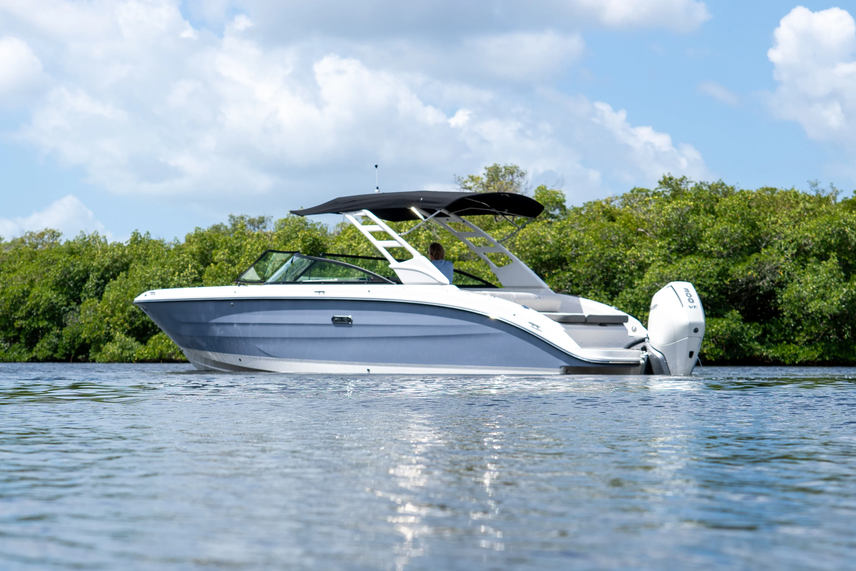 2026 Sea Ray SDX 270 Outboard Image Thumbnail #1