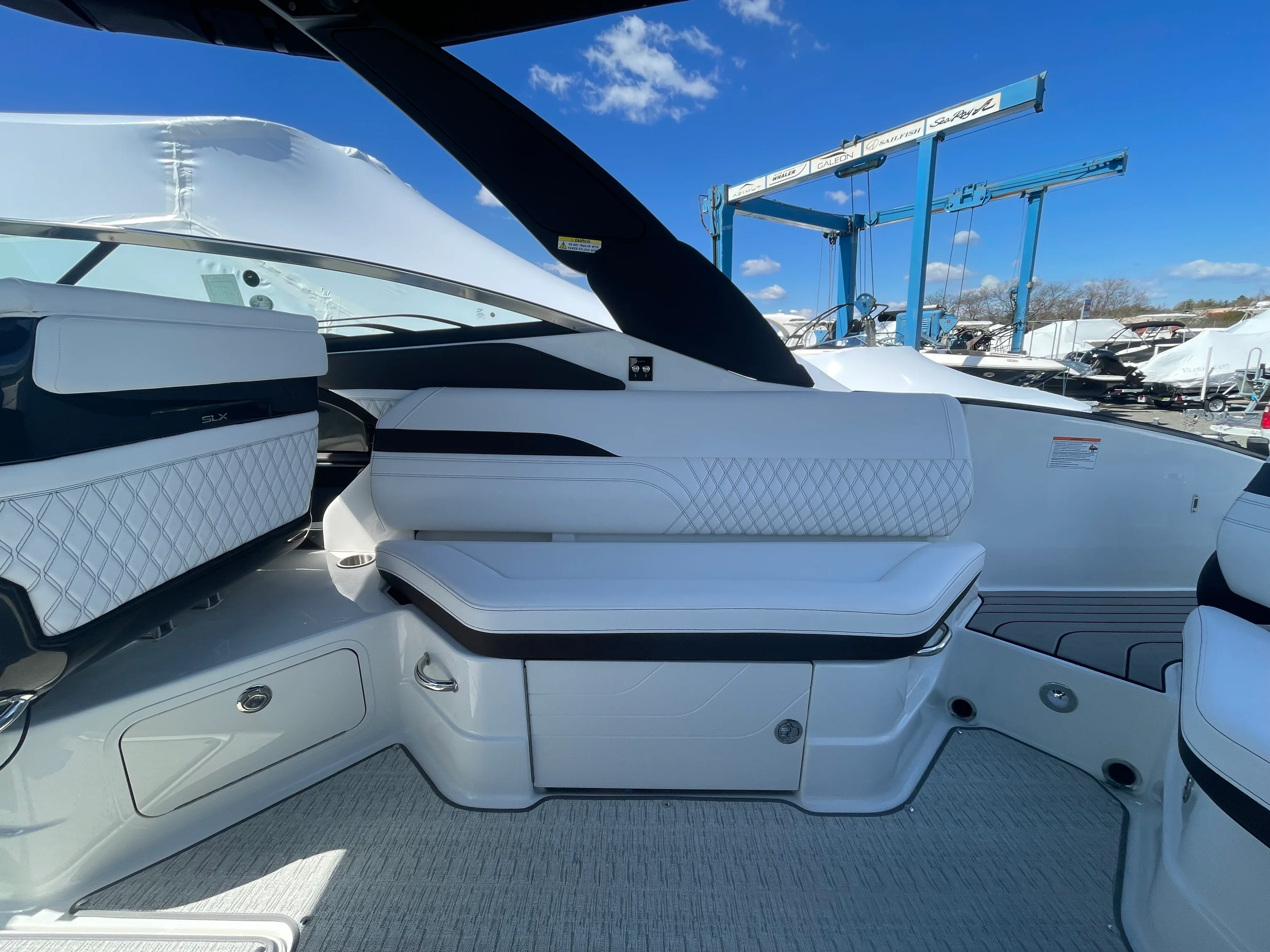 2026 Sea Ray SLX 280 Outboard Image Thumbnail #6