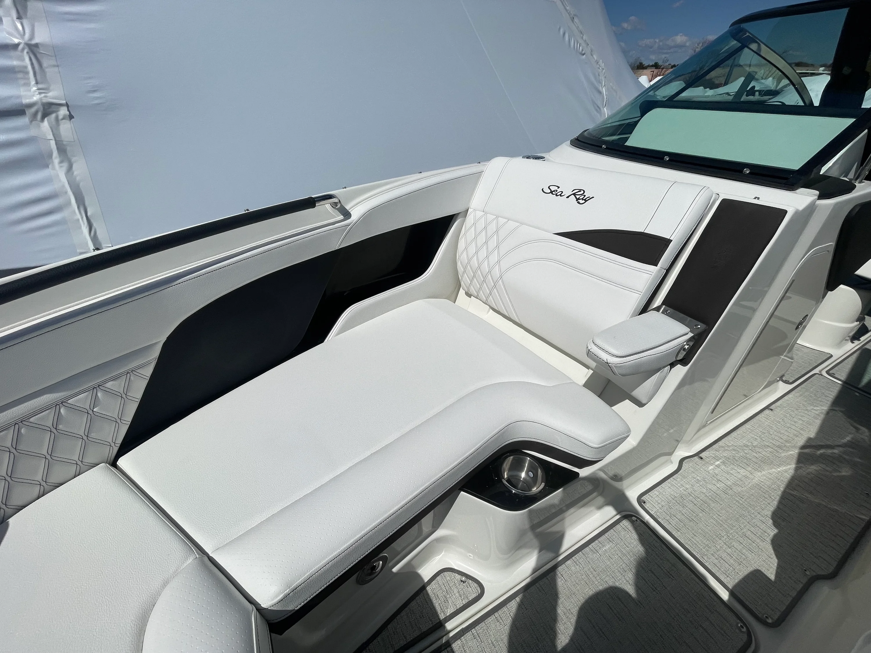 2026 Sea Ray SLX 280 Outboard Image Thumbnail #17