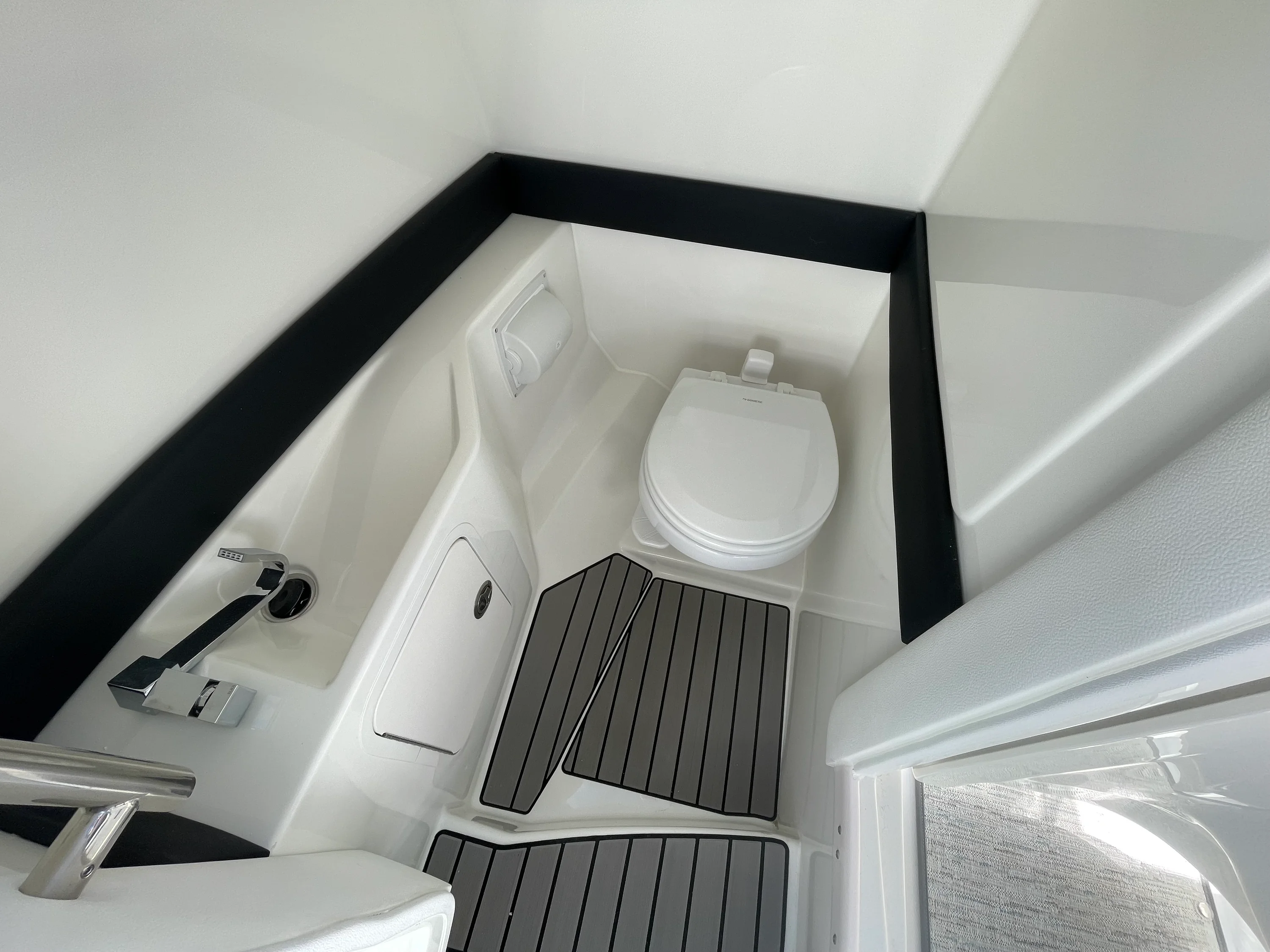2026 Sea Ray SLX 280 Outboard Image Thumbnail #14