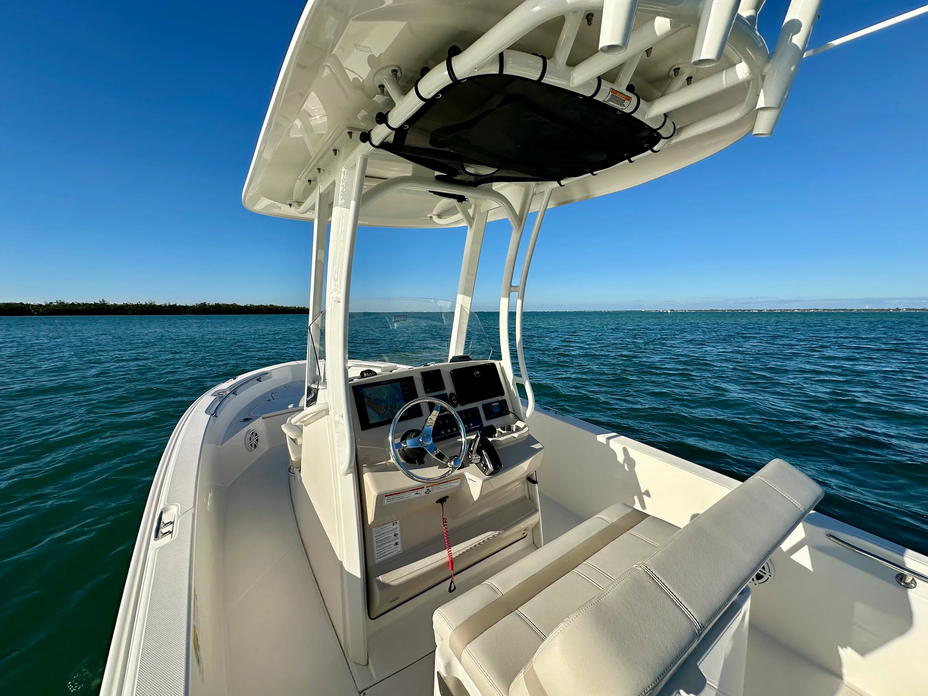 2025 Boston Whaler 220 DAUNTLESS Image Thumbnail #23