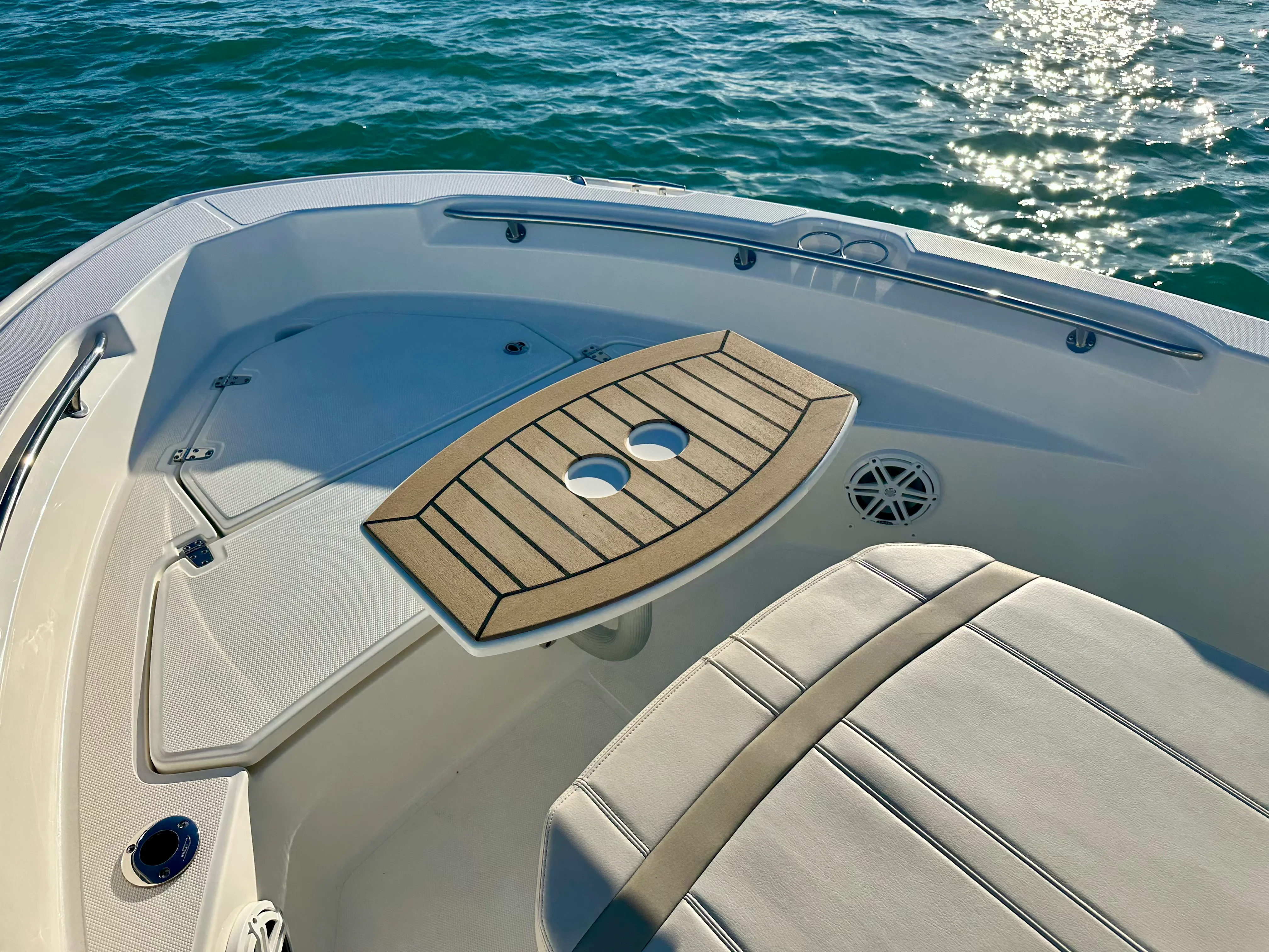 2025 Boston Whaler 220 DAUNTLESS Image Thumbnail #19